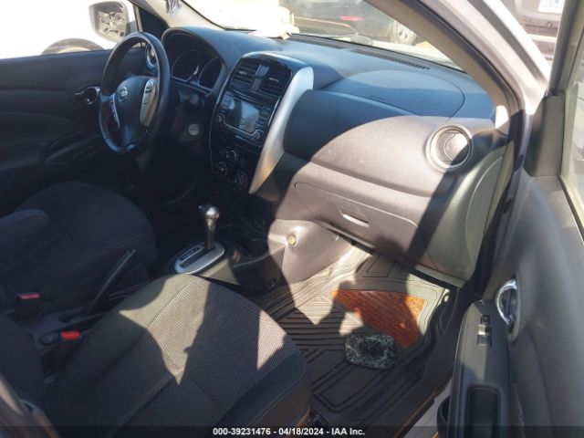 Photo 4 VIN: 3N1CN7AP6JL803096 - NISSAN VERSA 