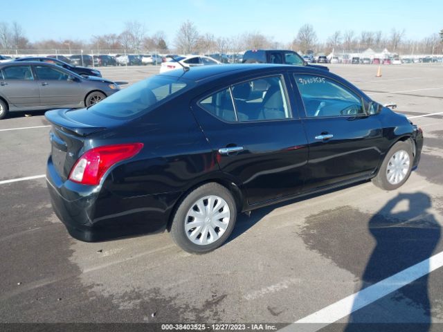 Photo 3 VIN: 3N1CN7AP6JL810422 - NISSAN VERSA 