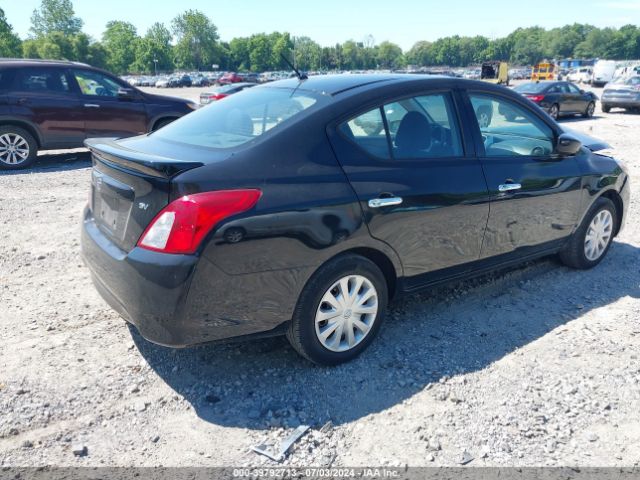 Photo 3 VIN: 3N1CN7AP6JL815121 - NISSAN VERSA 