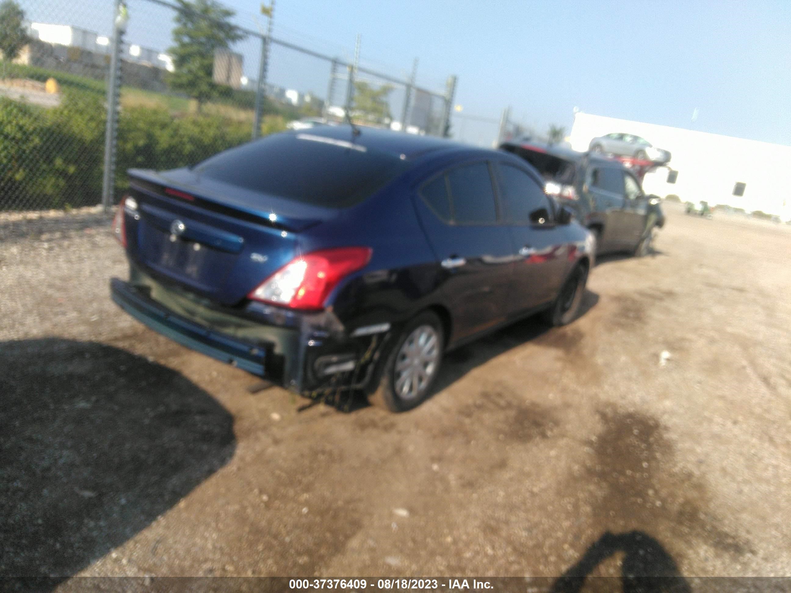 Photo 3 VIN: 3N1CN7AP6JL848636 - NISSAN VERSA 