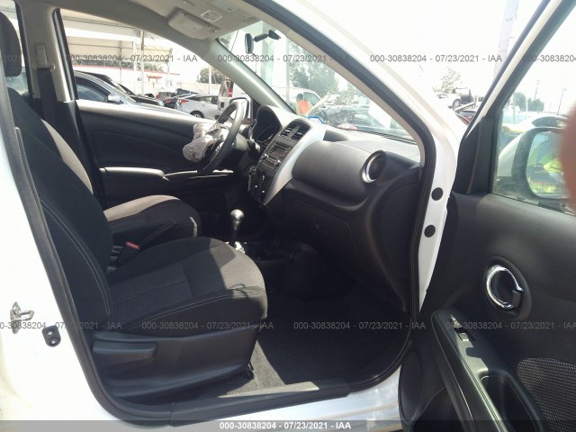 Photo 4 VIN: 3N1CN7AP6JL854002 - NISSAN VERSA SEDAN 