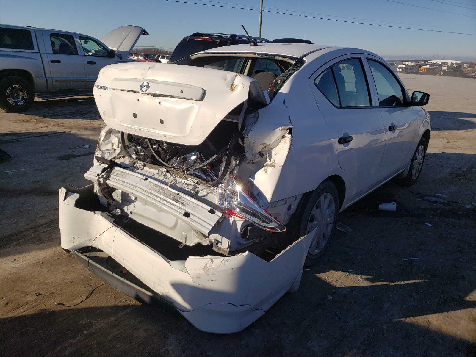 Photo 3 VIN: 3N1CN7AP6JL862679 - NISSAN VERSA S 