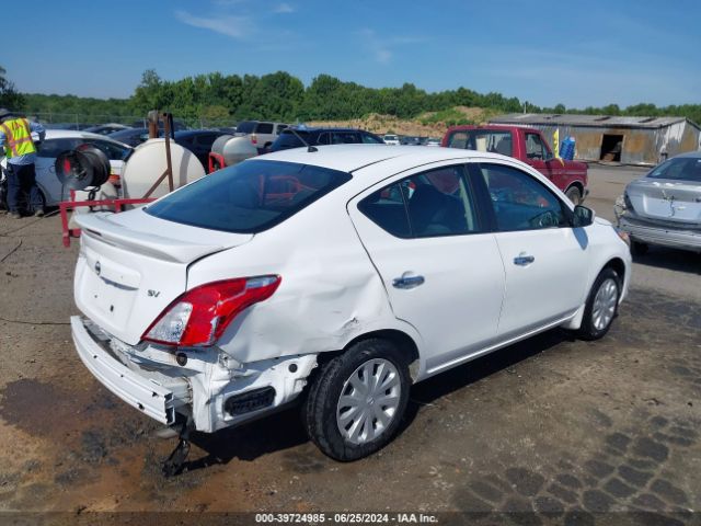 Photo 3 VIN: 3N1CN7AP6JL868742 - NISSAN VERSA 