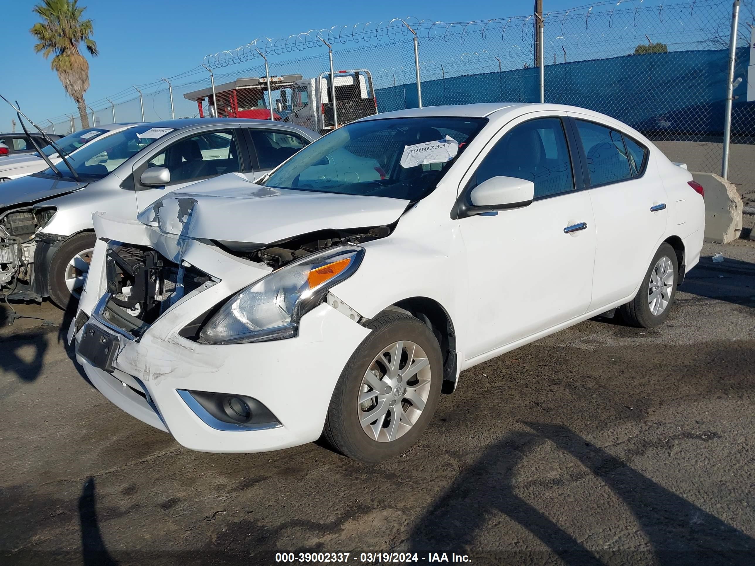 Photo 1 VIN: 3N1CN7AP6KL809546 - NISSAN VERSA 