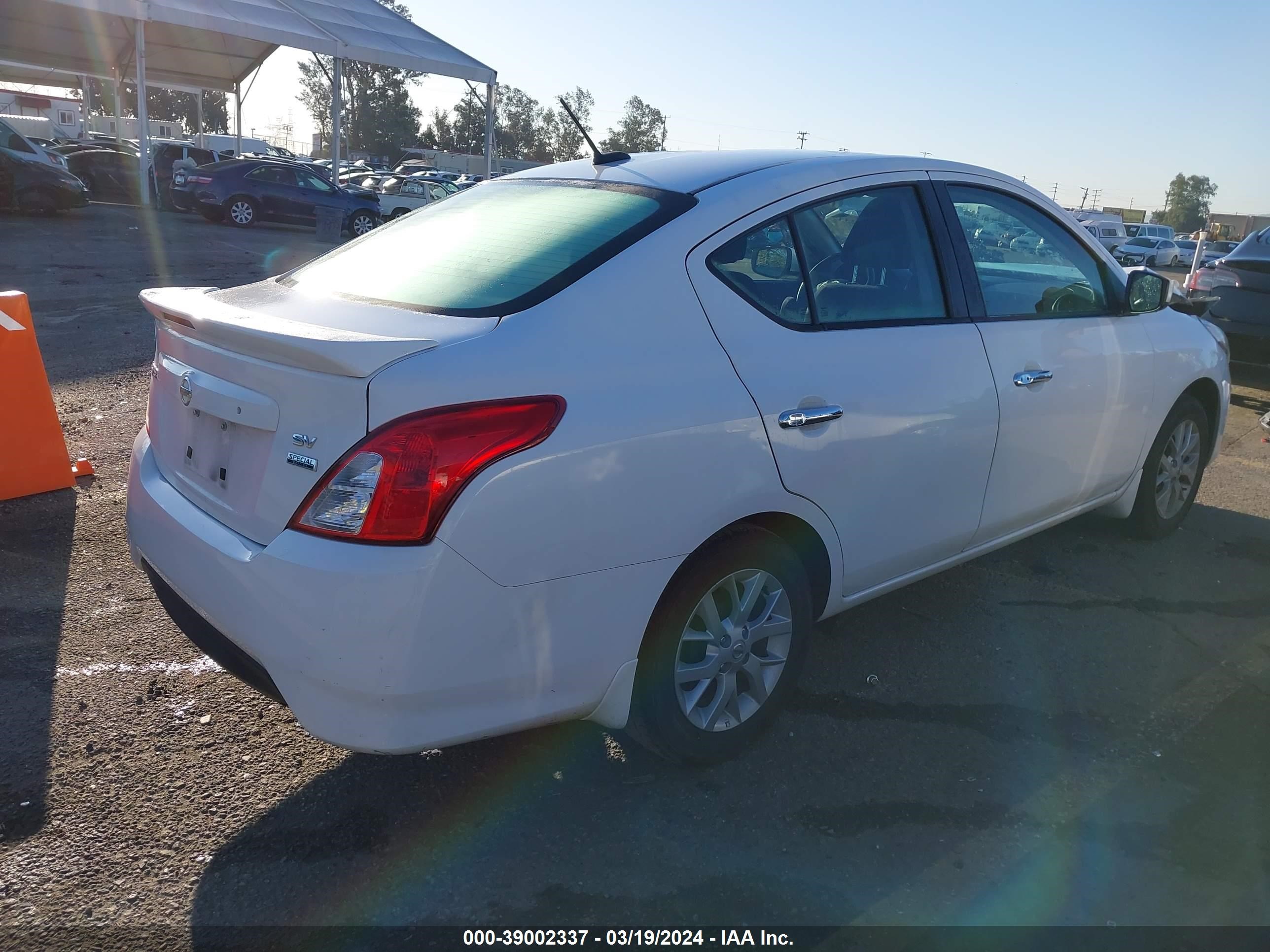 Photo 3 VIN: 3N1CN7AP6KL809546 - NISSAN VERSA 