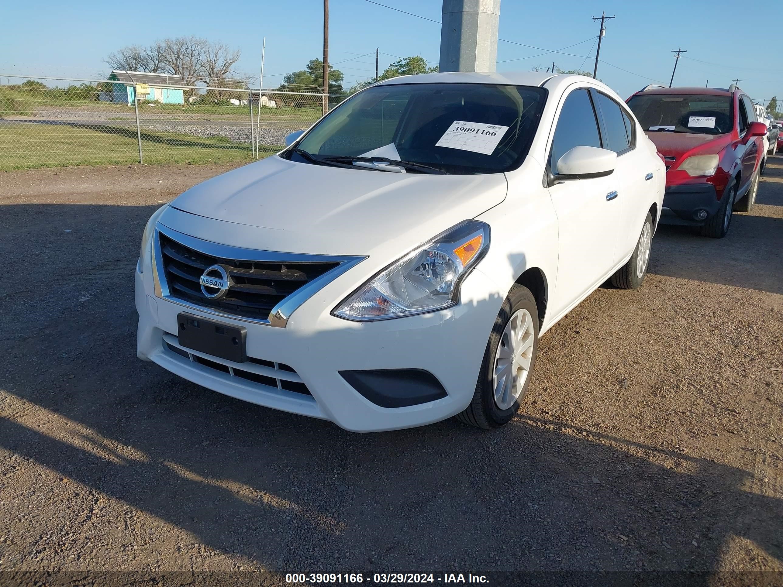 Photo 1 VIN: 3N1CN7AP6KL817565 - NISSAN VERSA 