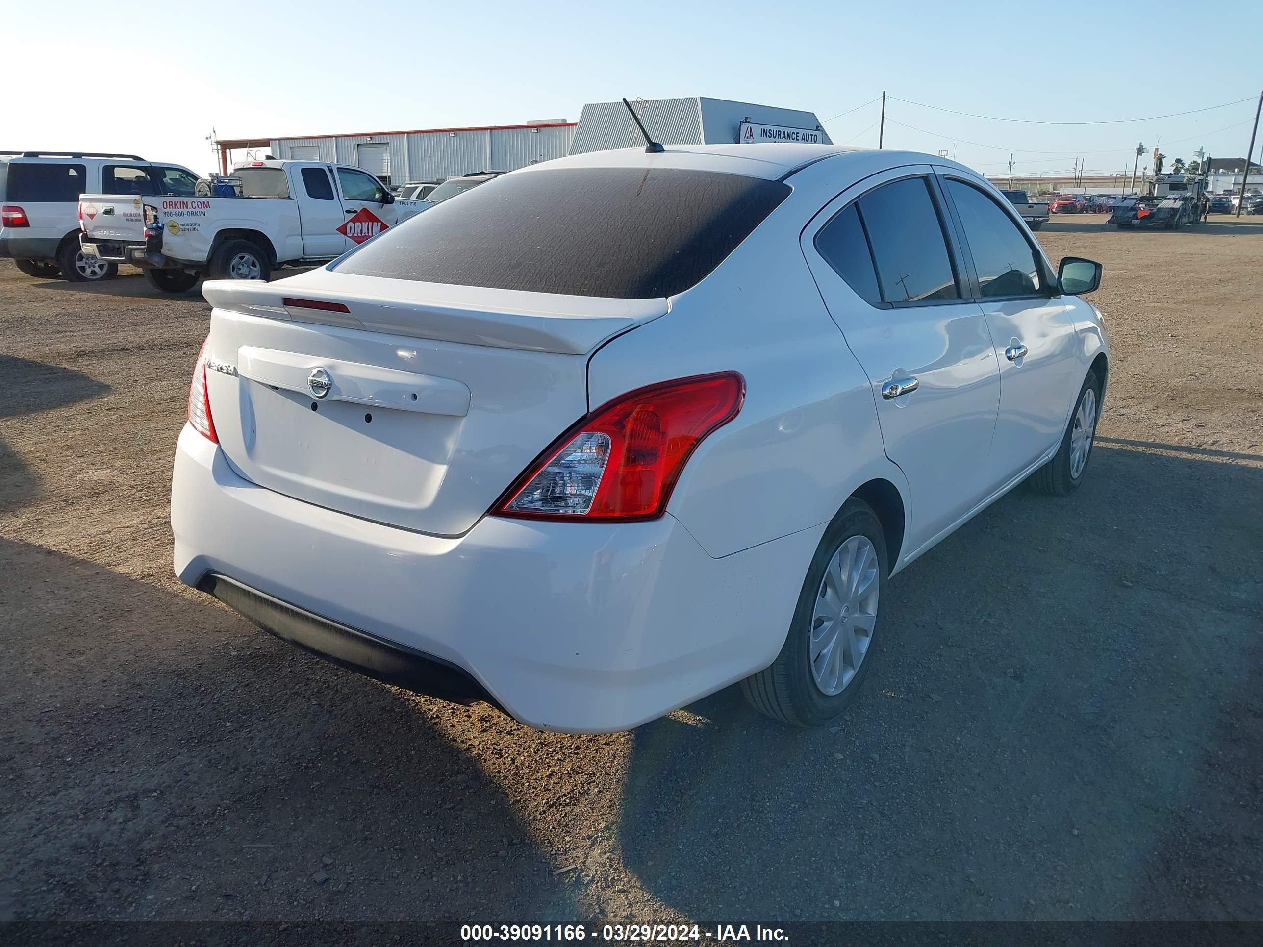 Photo 3 VIN: 3N1CN7AP6KL817565 - NISSAN VERSA 