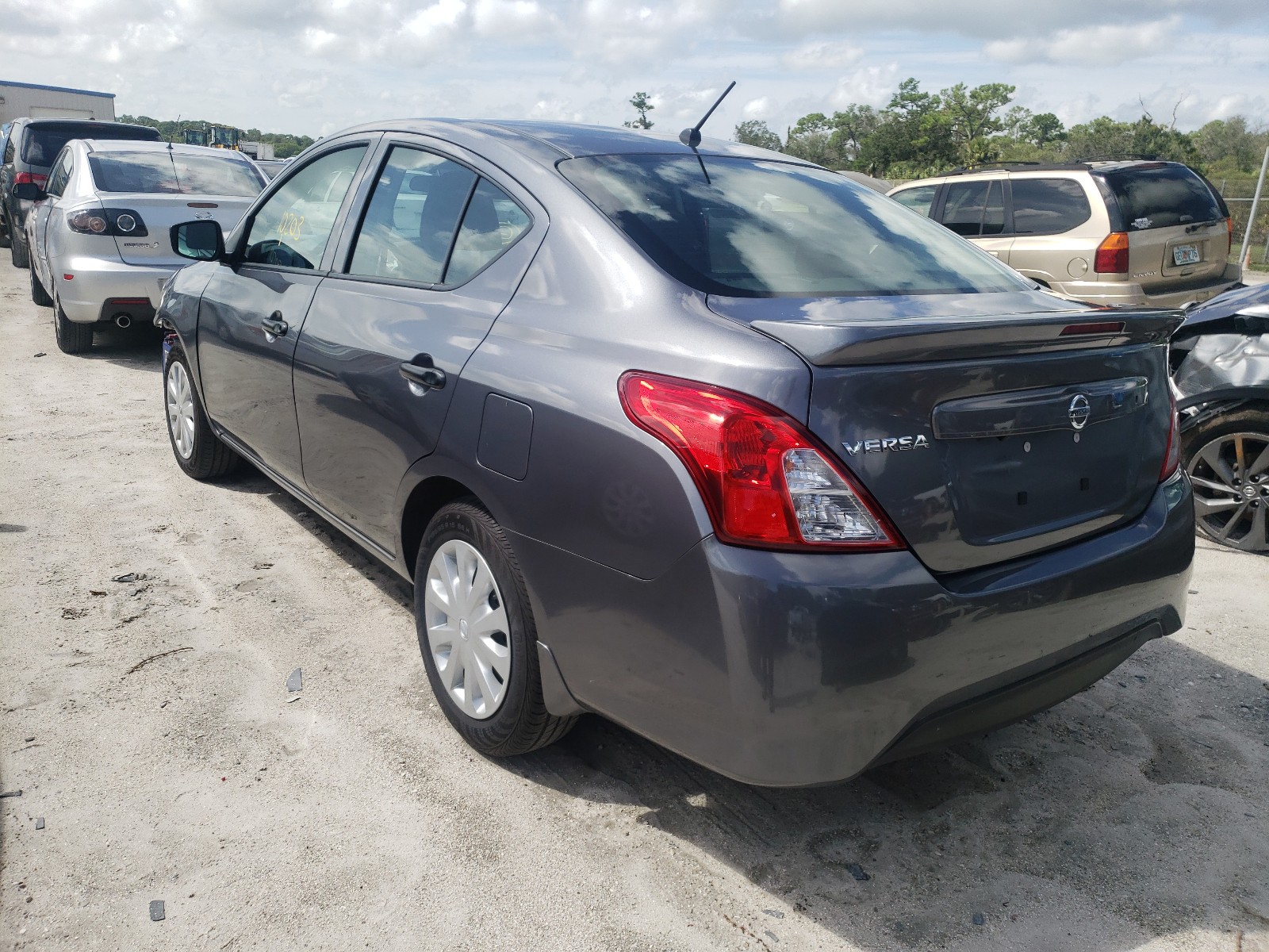 Photo 2 VIN: 3N1CN7AP6KL836486 - NISSAN VERSA S 