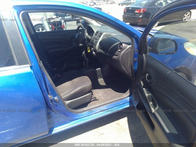 Photo 4 VIN: 3N1CN7AP7CL824025 - NISSAN VERSA 