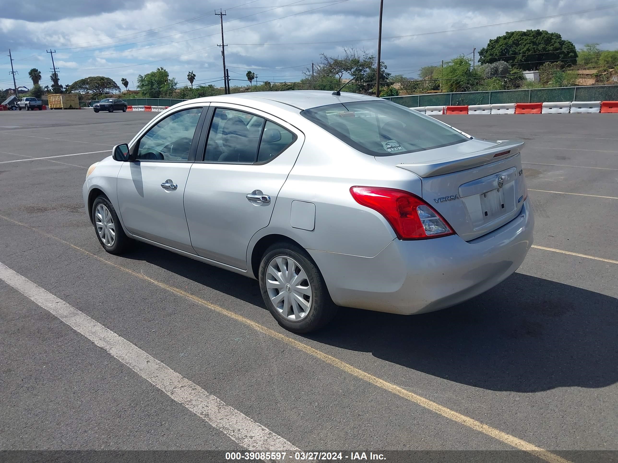 Photo 2 VIN: 3N1CN7AP7DL831977 - NISSAN VERSA 