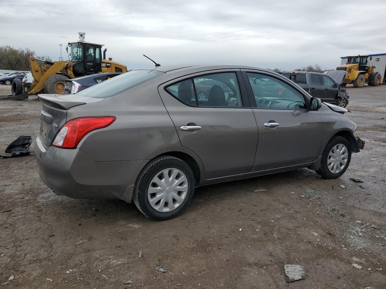 Photo 2 VIN: 3N1CN7AP7DL853557 - NISSAN VERSA 