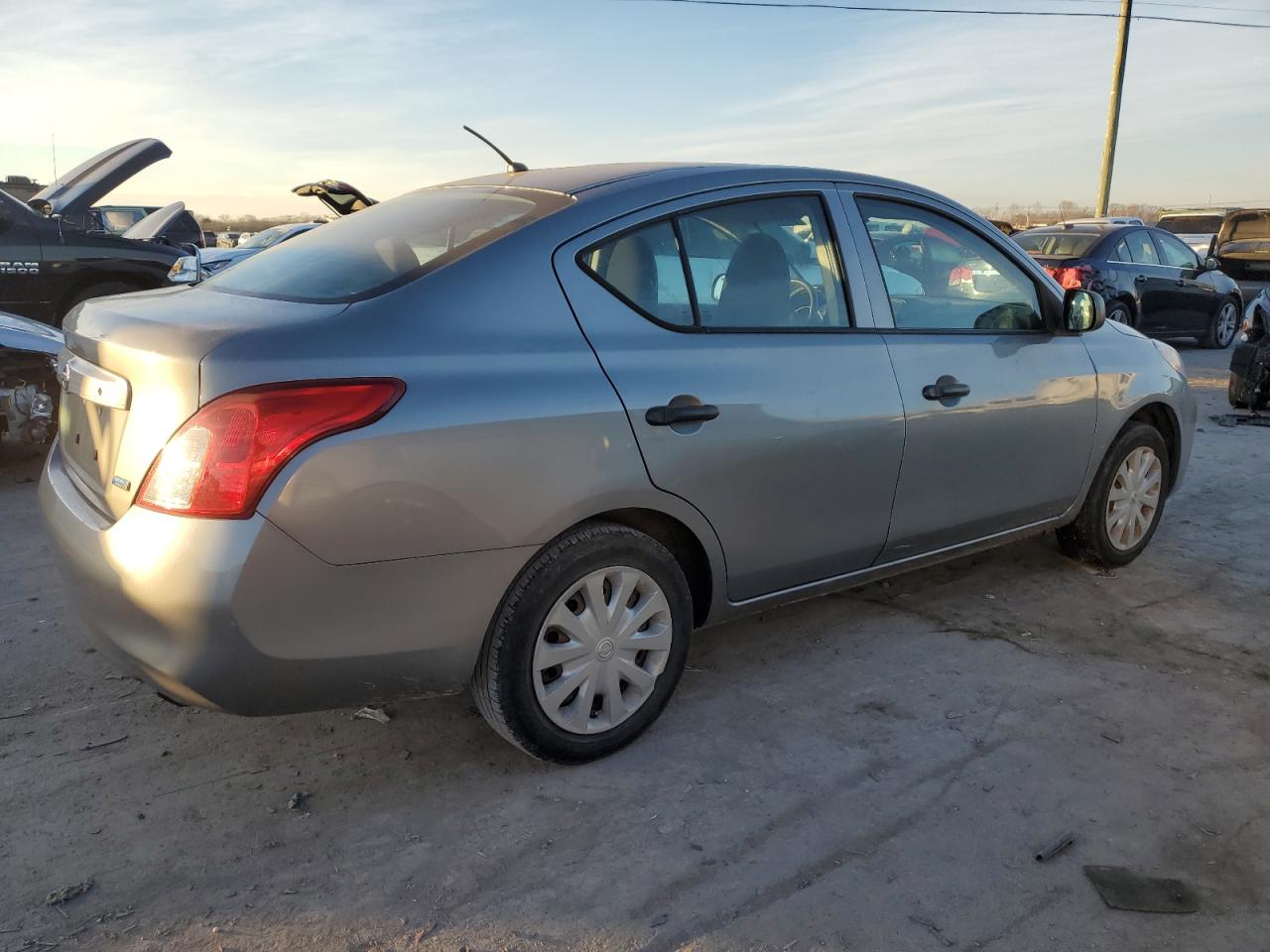 Photo 2 VIN: 3N1CN7AP7EL830507 - NISSAN VERSA 