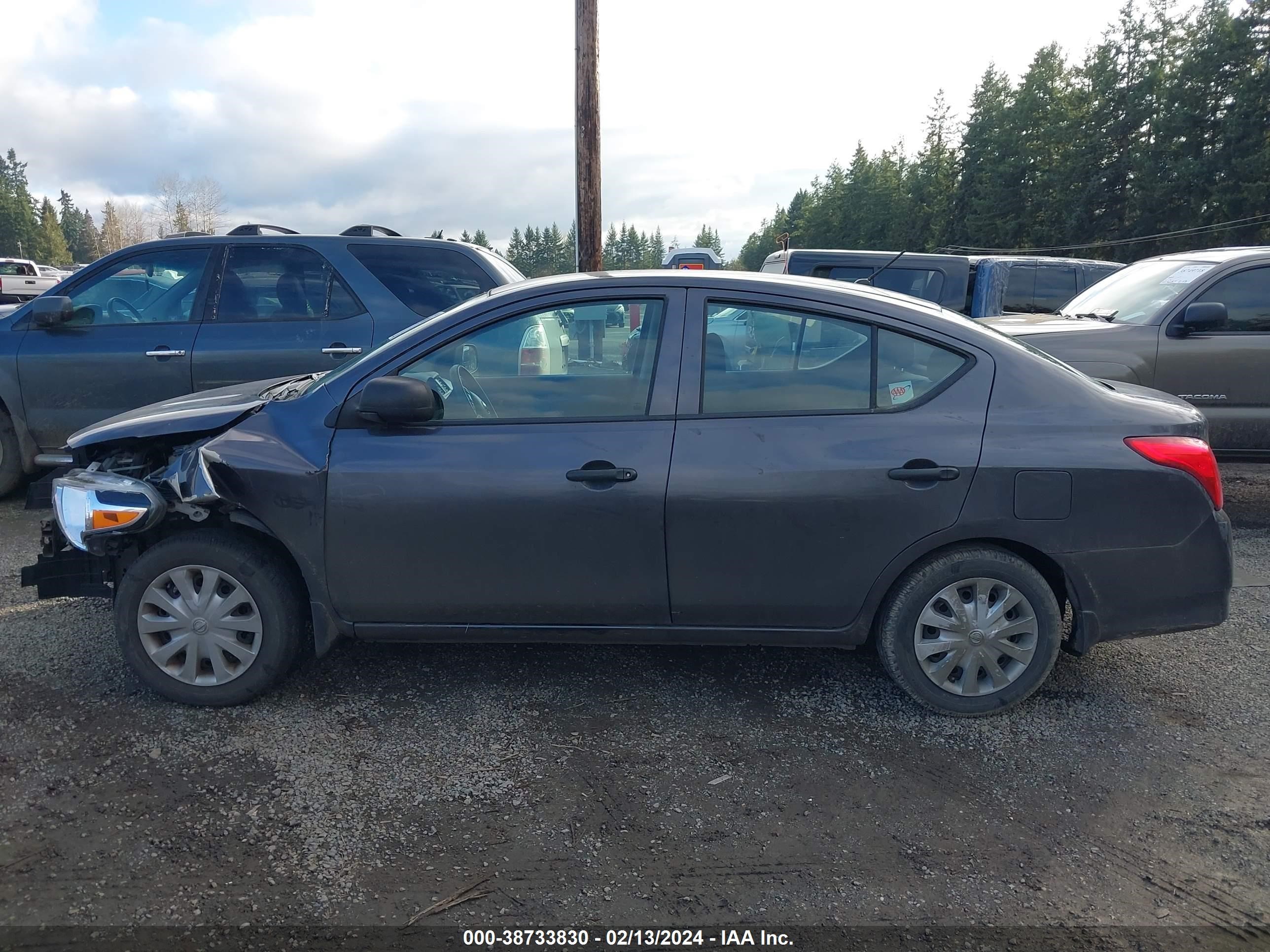 Photo 14 VIN: 3N1CN7AP7FL823557 - NISSAN VERSA 