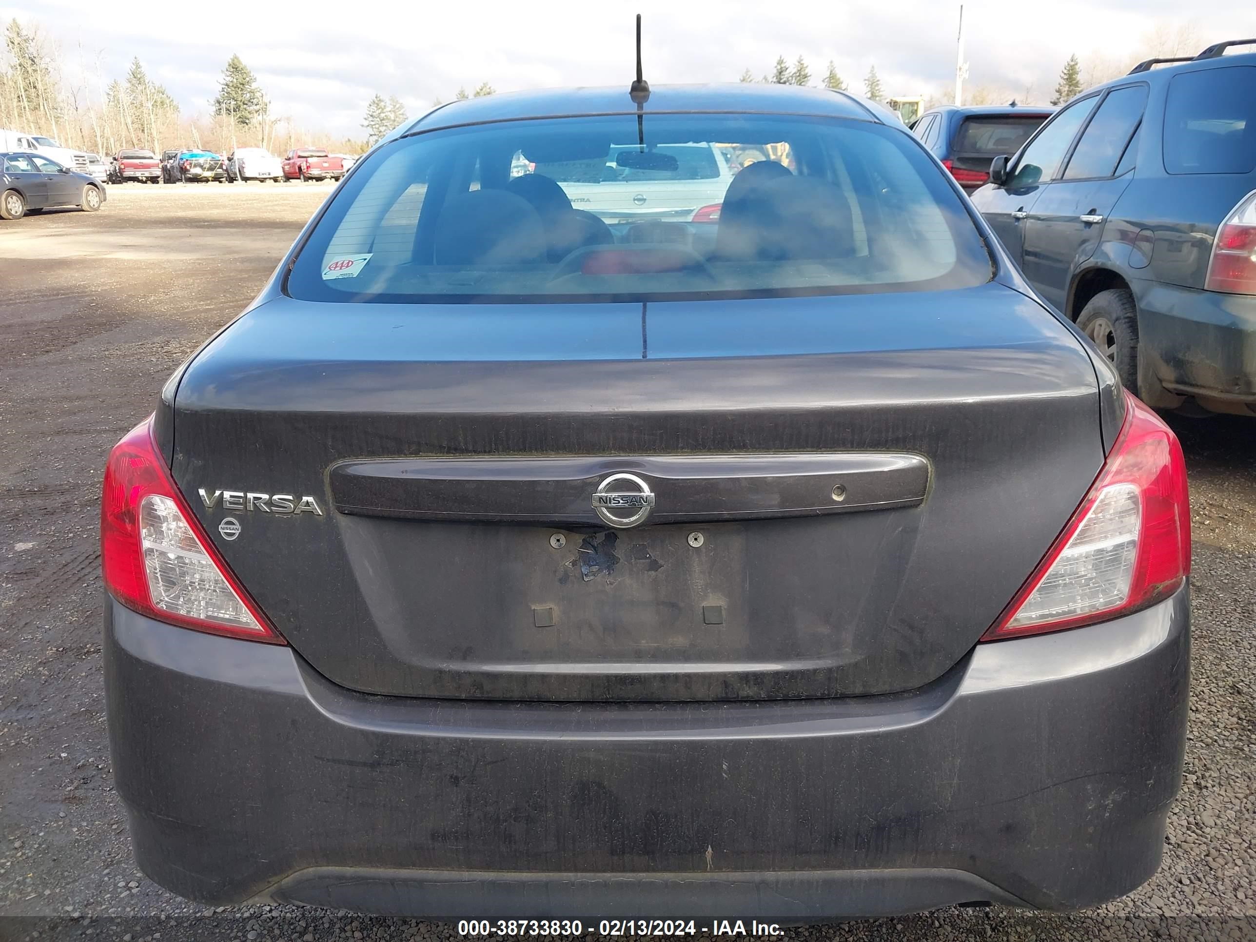 Photo 16 VIN: 3N1CN7AP7FL823557 - NISSAN VERSA 