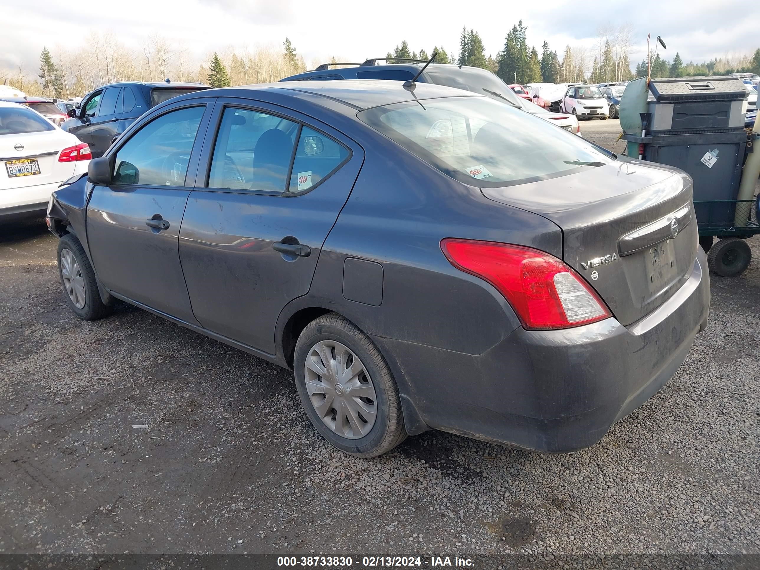 Photo 2 VIN: 3N1CN7AP7FL823557 - NISSAN VERSA 