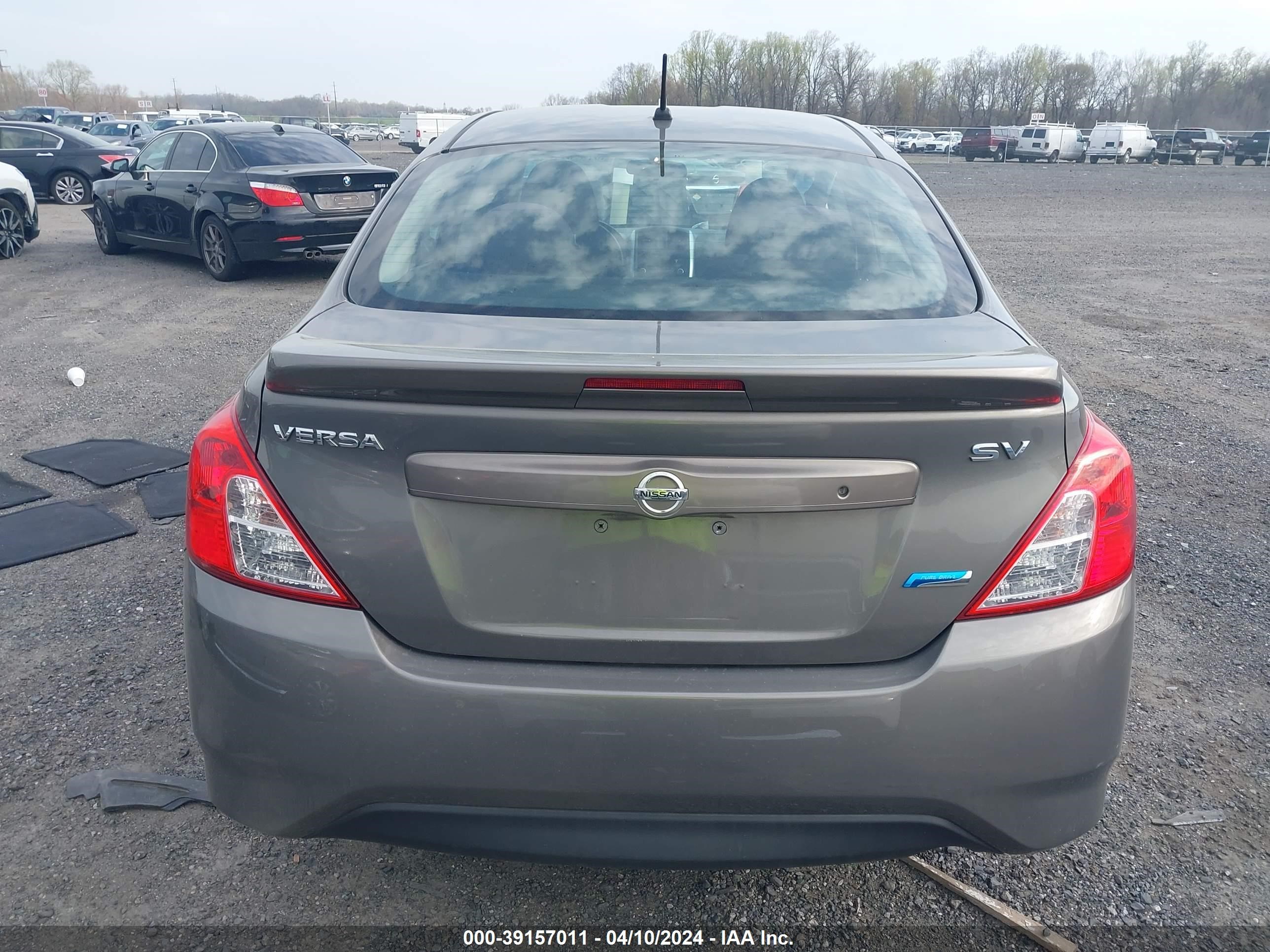 Photo 15 VIN: 3N1CN7AP7FL830279 - NISSAN VERSA 