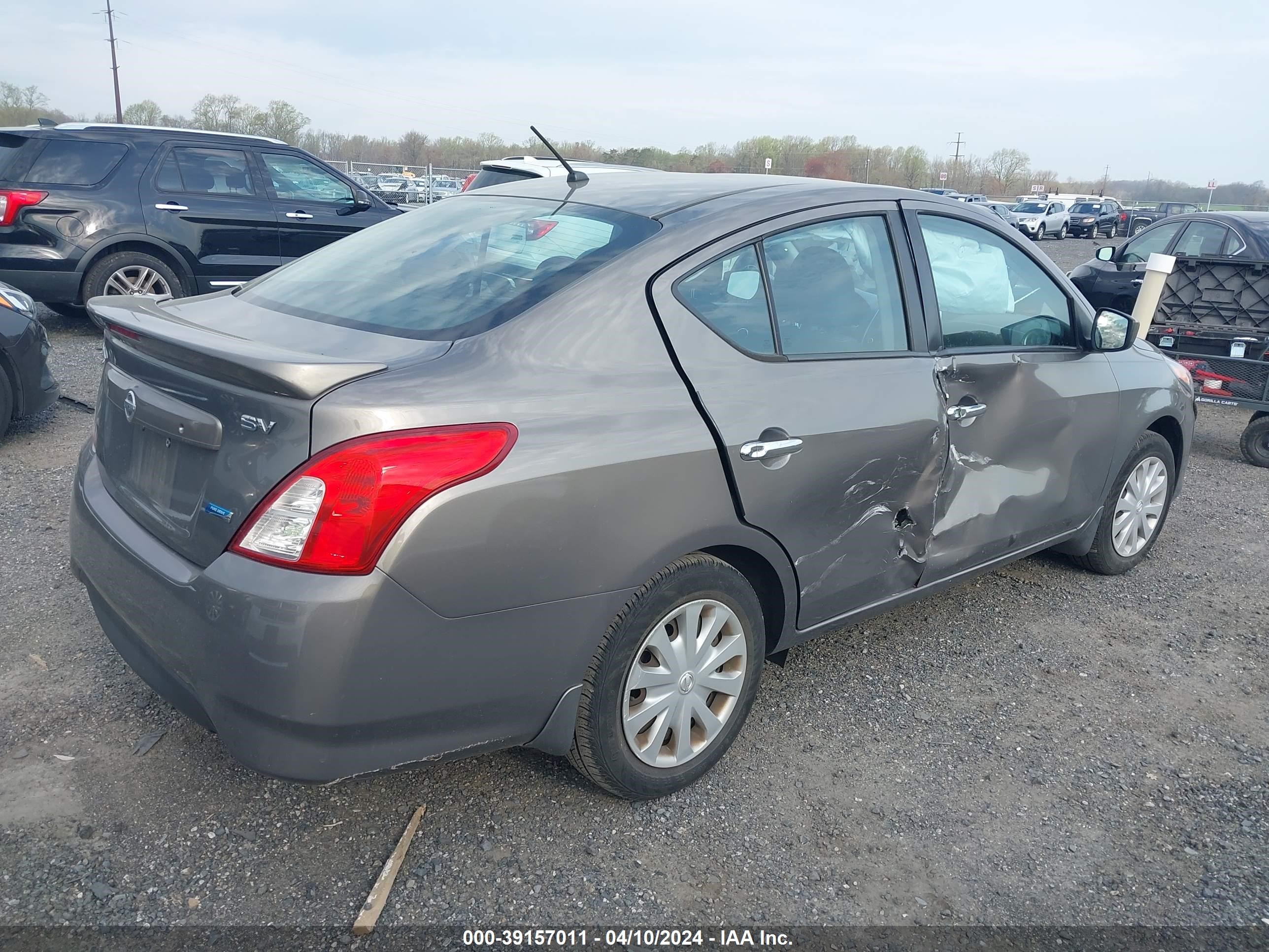 Photo 3 VIN: 3N1CN7AP7FL830279 - NISSAN VERSA 