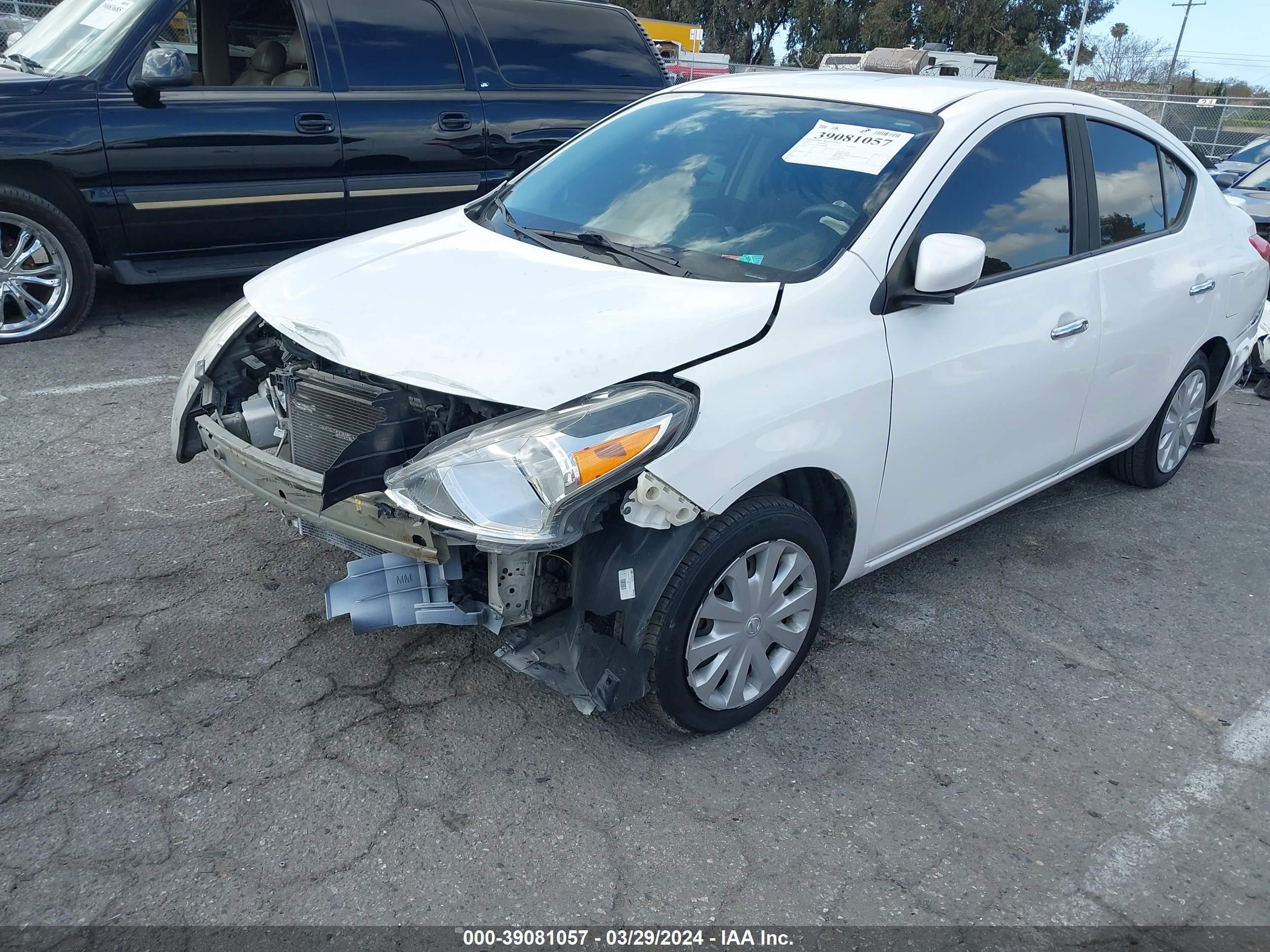 Photo 1 VIN: 3N1CN7AP7FL868904 - NISSAN VERSA 