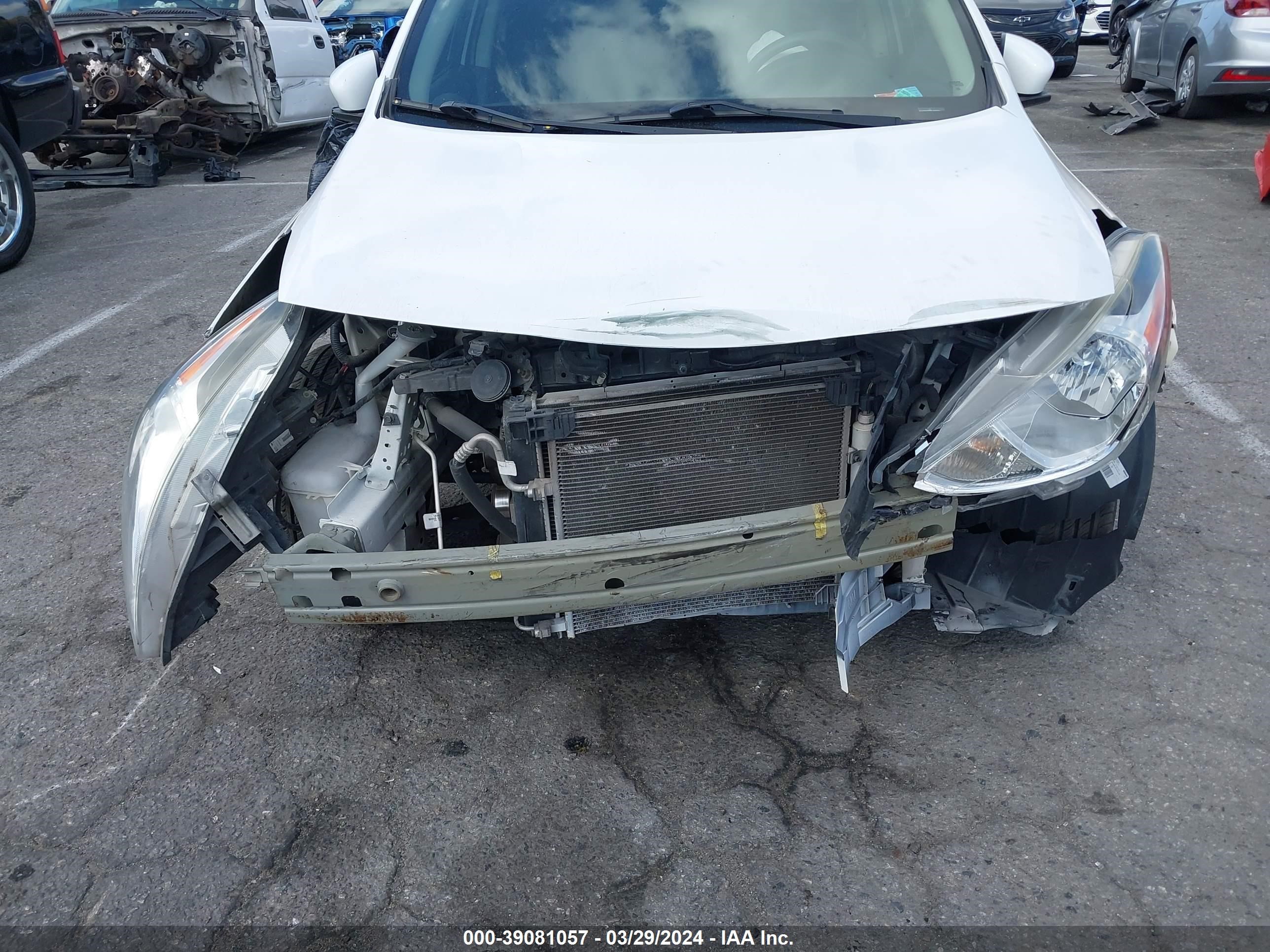 Photo 5 VIN: 3N1CN7AP7FL868904 - NISSAN VERSA 