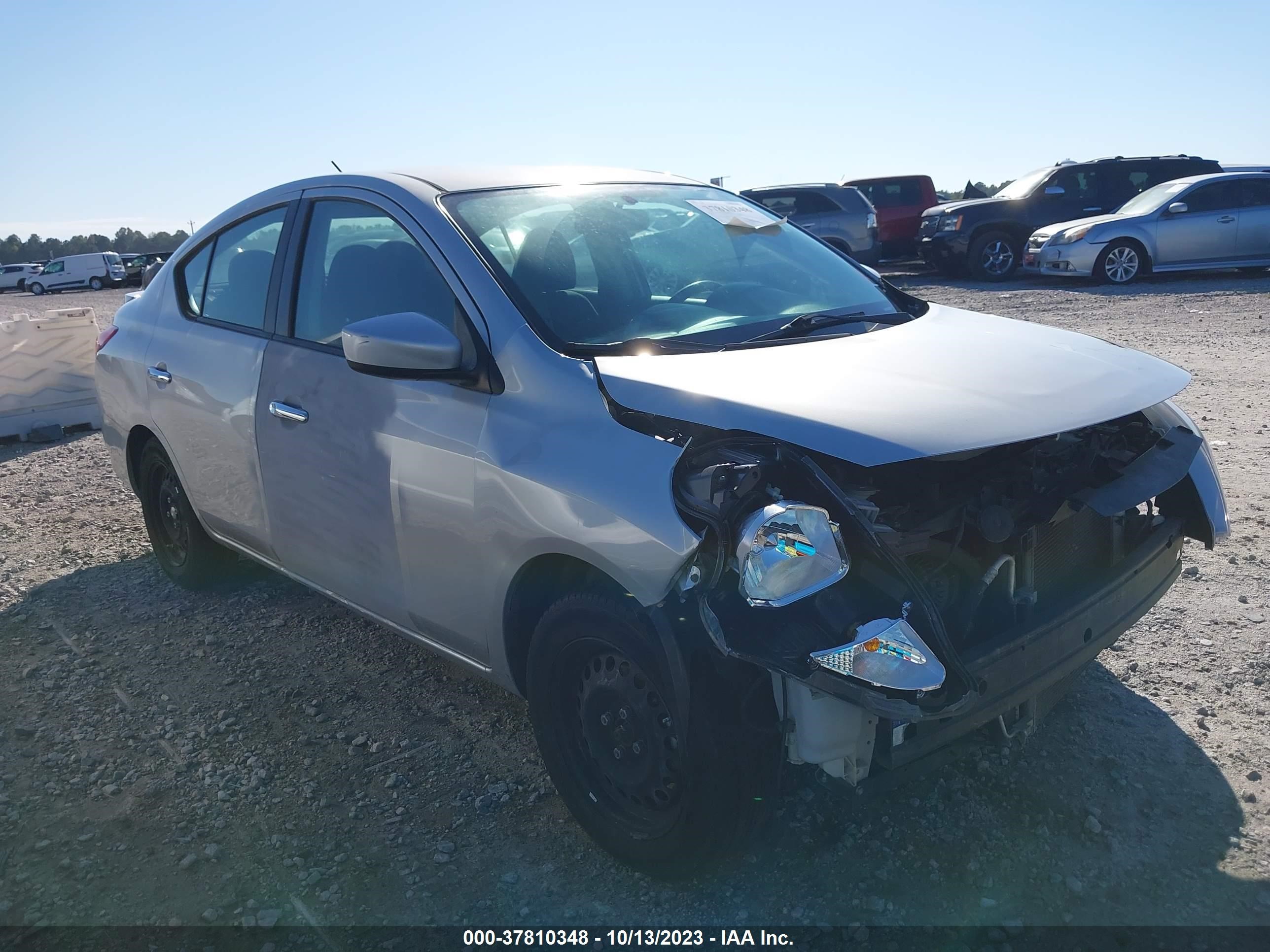 Photo 0 VIN: 3N1CN7AP7FL869681 - NISSAN VERSA 