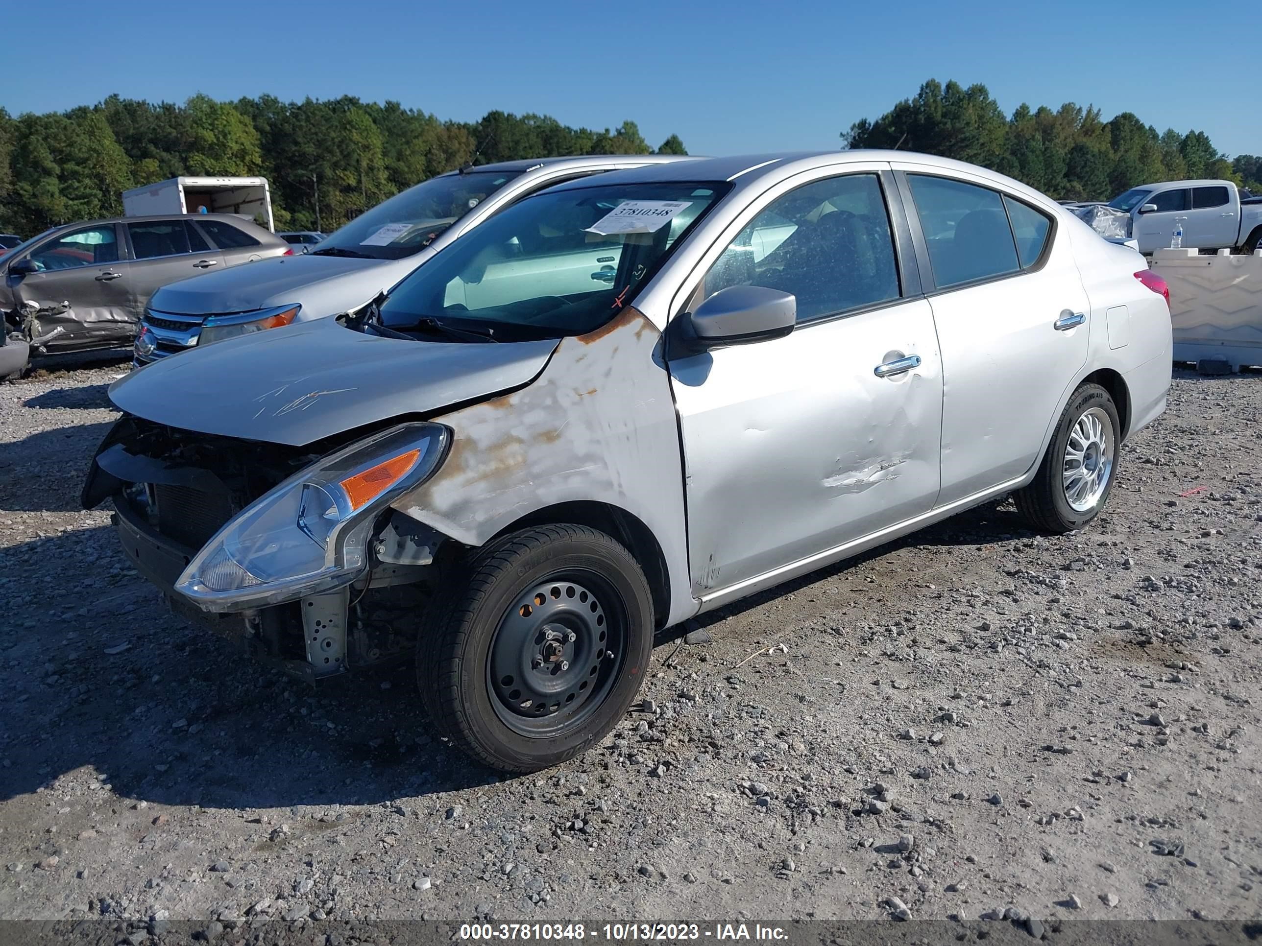 Photo 1 VIN: 3N1CN7AP7FL869681 - NISSAN VERSA 