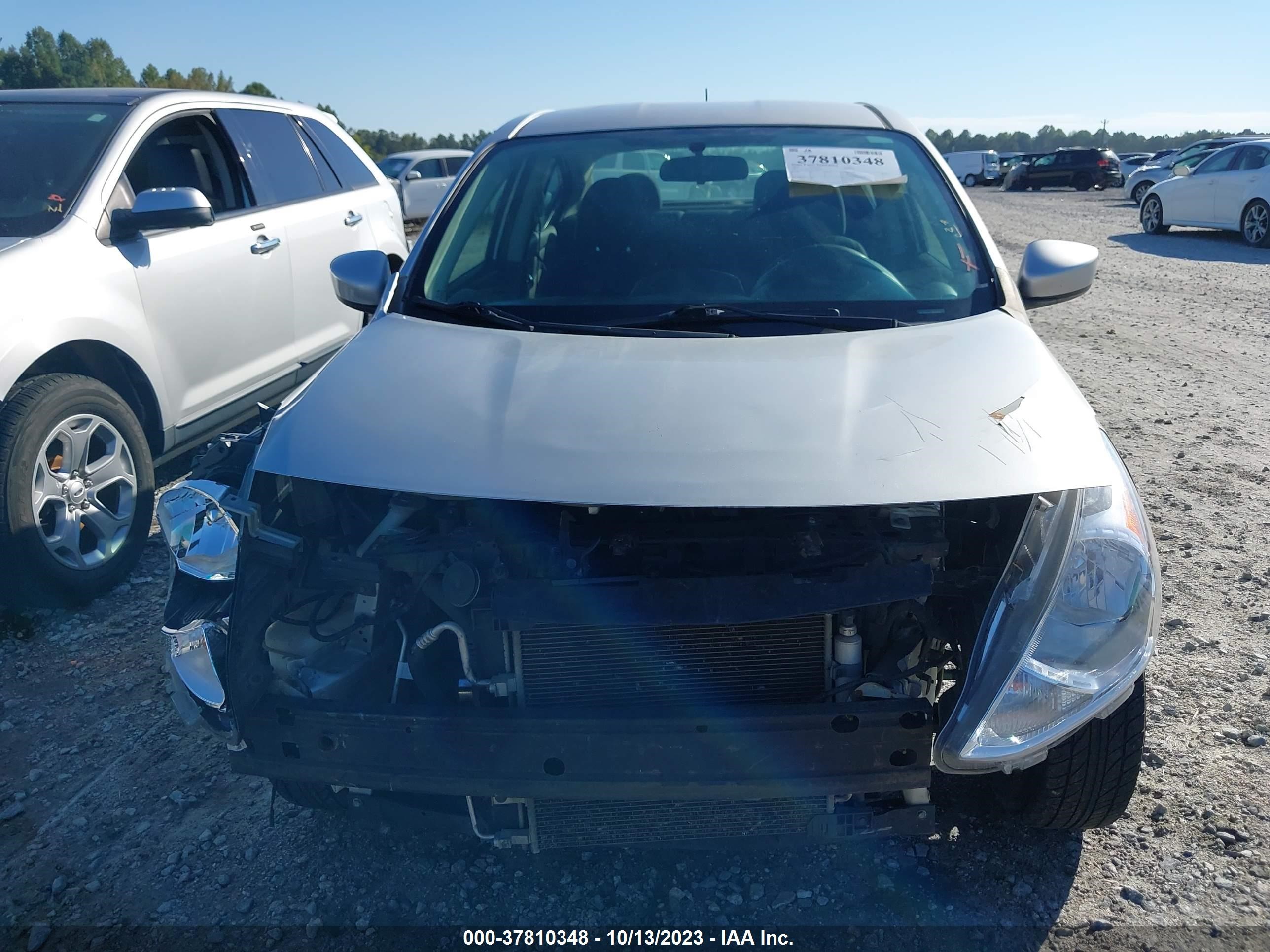 Photo 11 VIN: 3N1CN7AP7FL869681 - NISSAN VERSA 