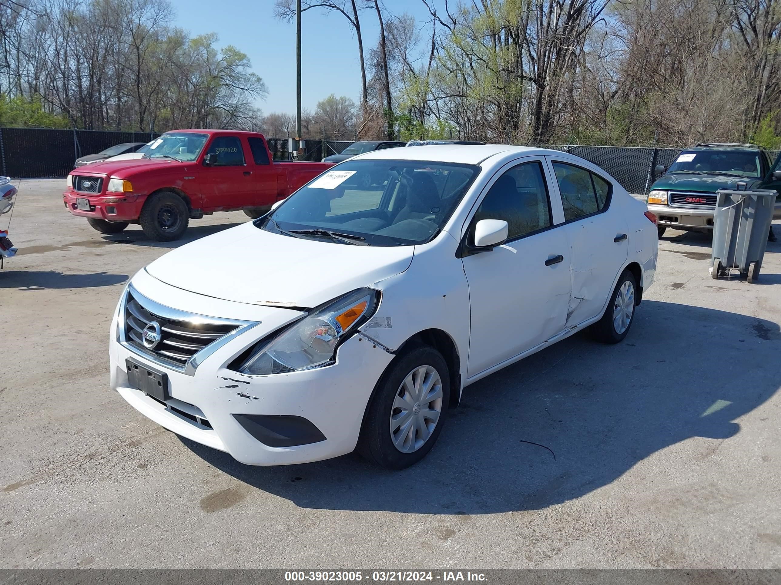 Photo 1 VIN: 3N1CN7AP7GL844670 - NISSAN VERSA 