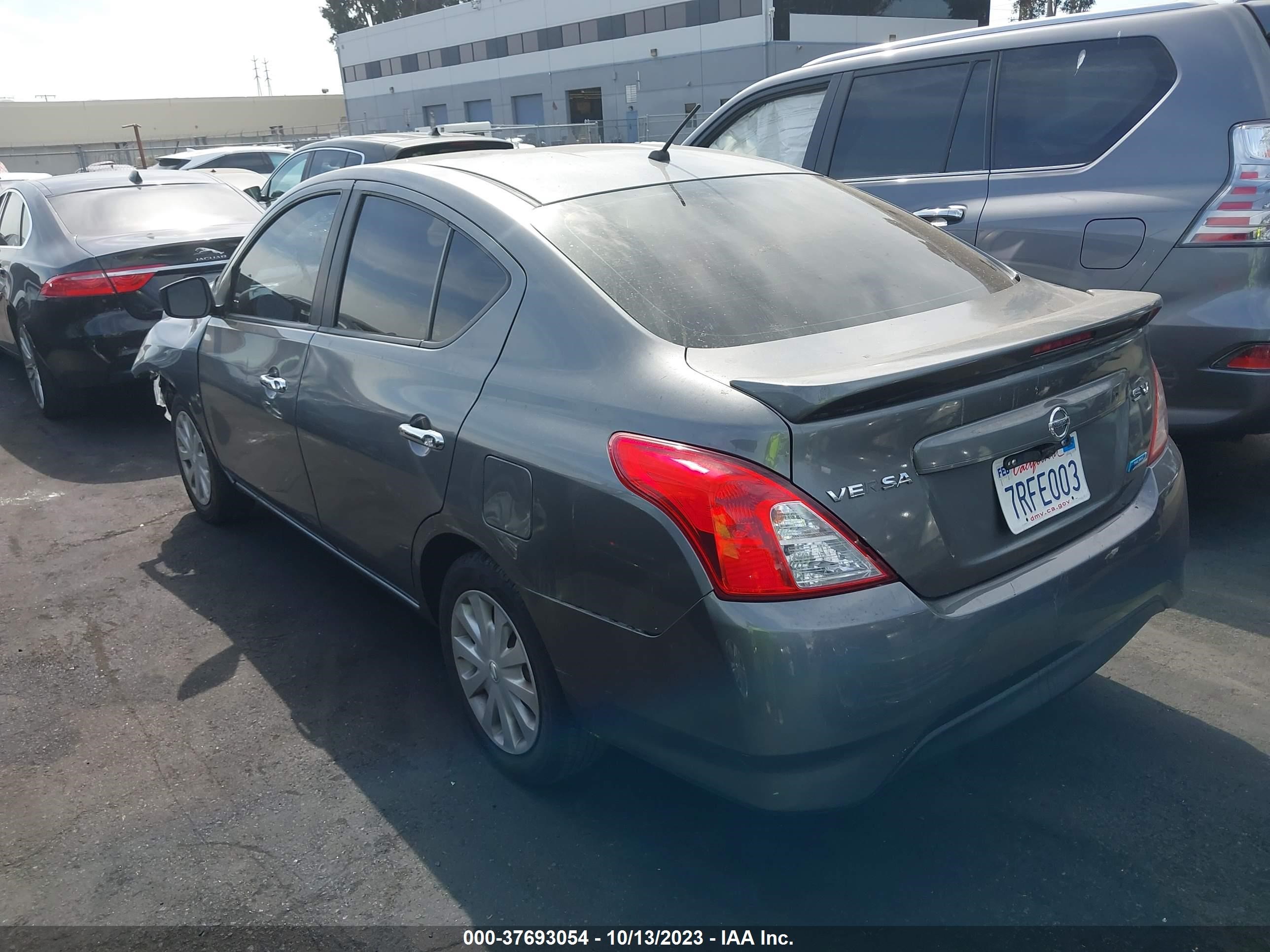 Photo 2 VIN: 3N1CN7AP7GL863042 - NISSAN VERSA 