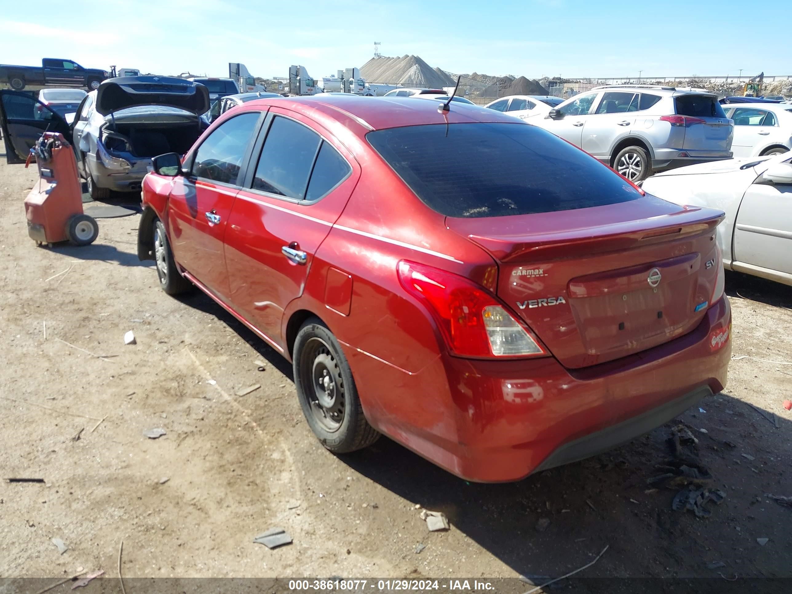 Photo 2 VIN: 3N1CN7AP7GL867155 - NISSAN VERSA 