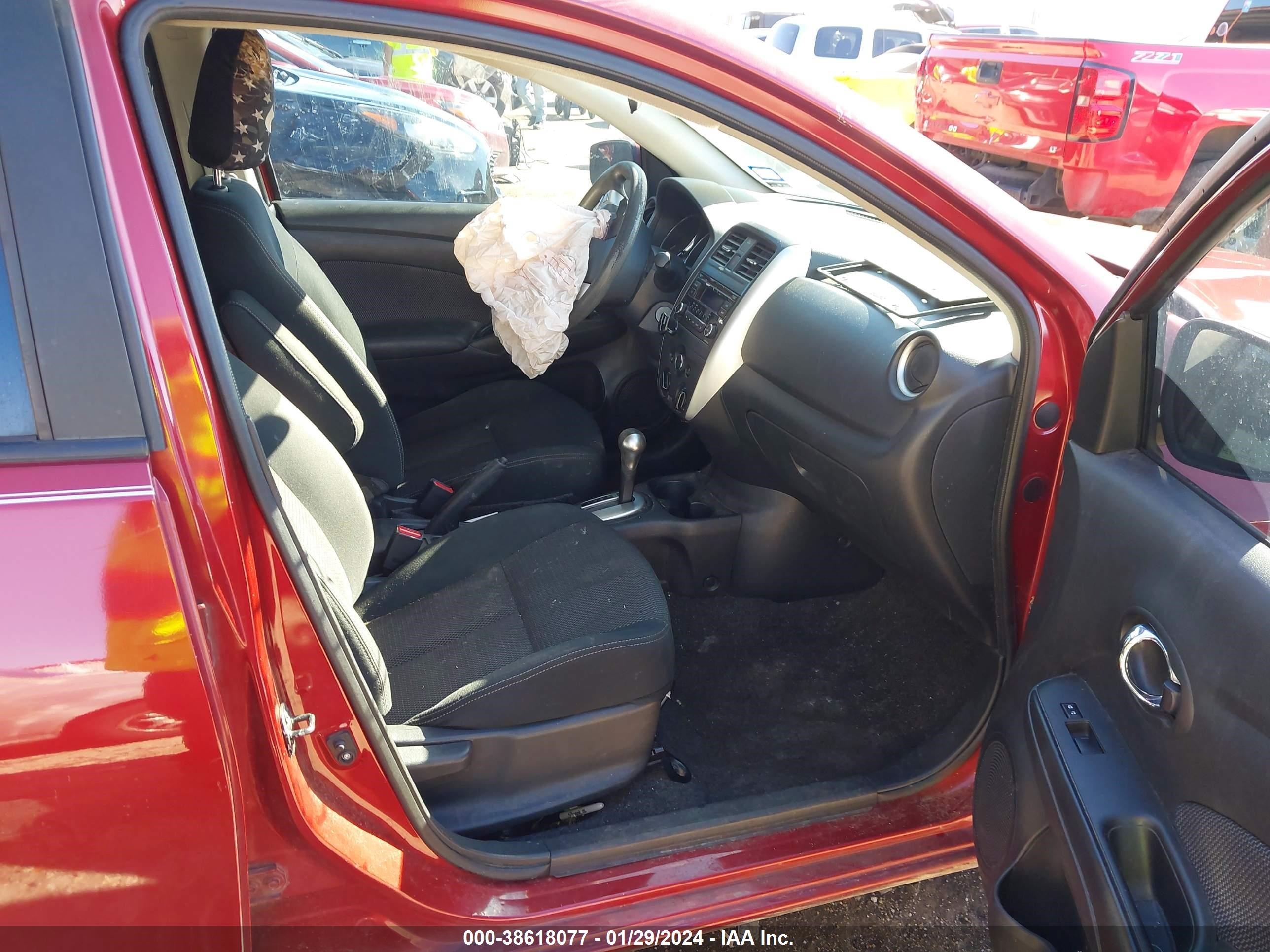 Photo 4 VIN: 3N1CN7AP7GL867155 - NISSAN VERSA 