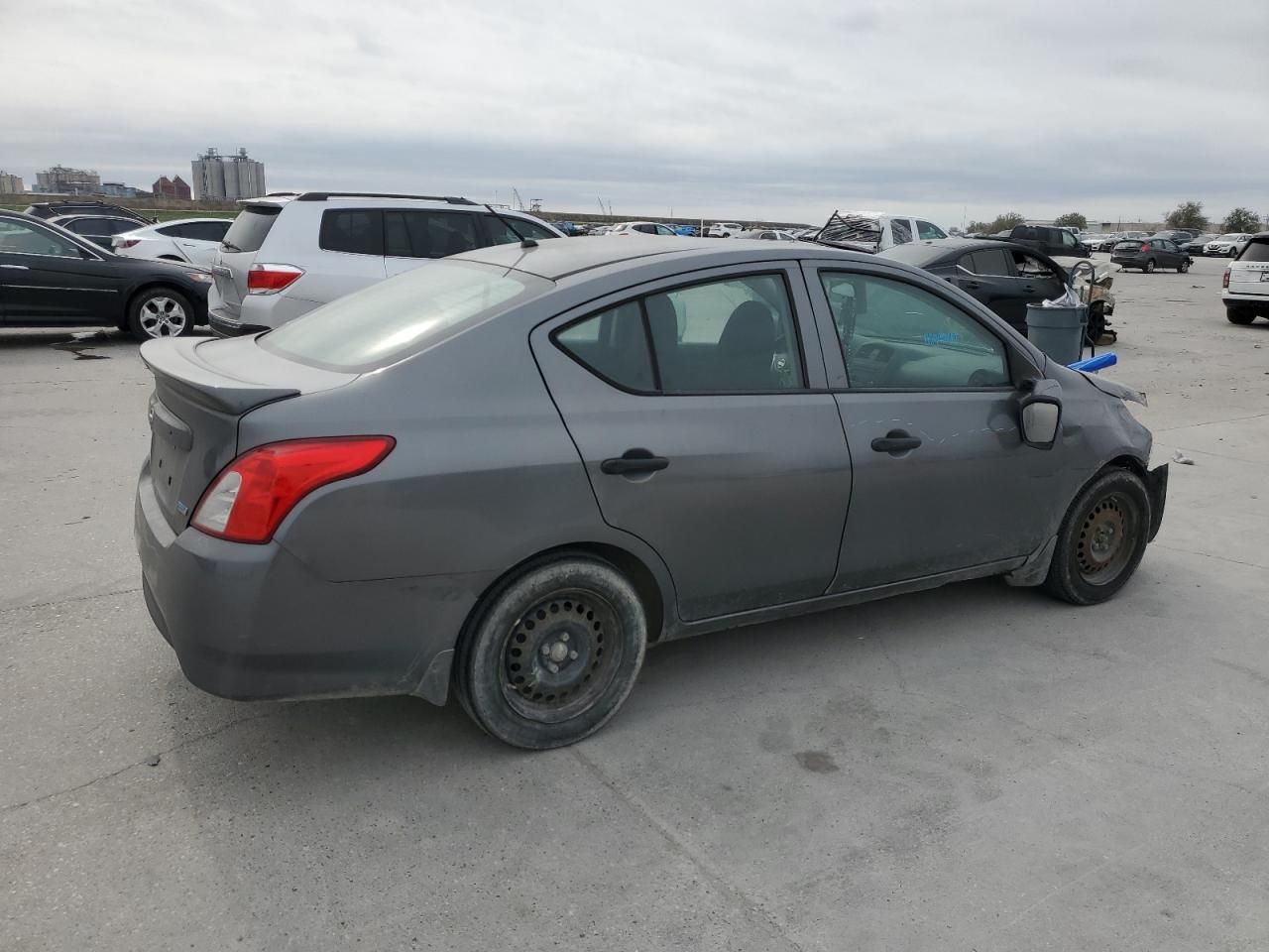 Photo 2 VIN: 3N1CN7AP7GL886207 - NISSAN VERSA 