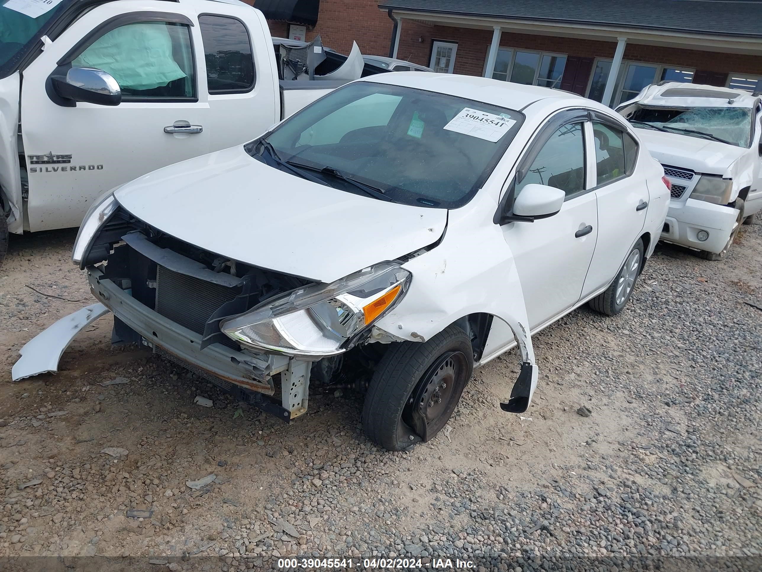 Photo 1 VIN: 3N1CN7AP7GL915642 - NISSAN VERSA 