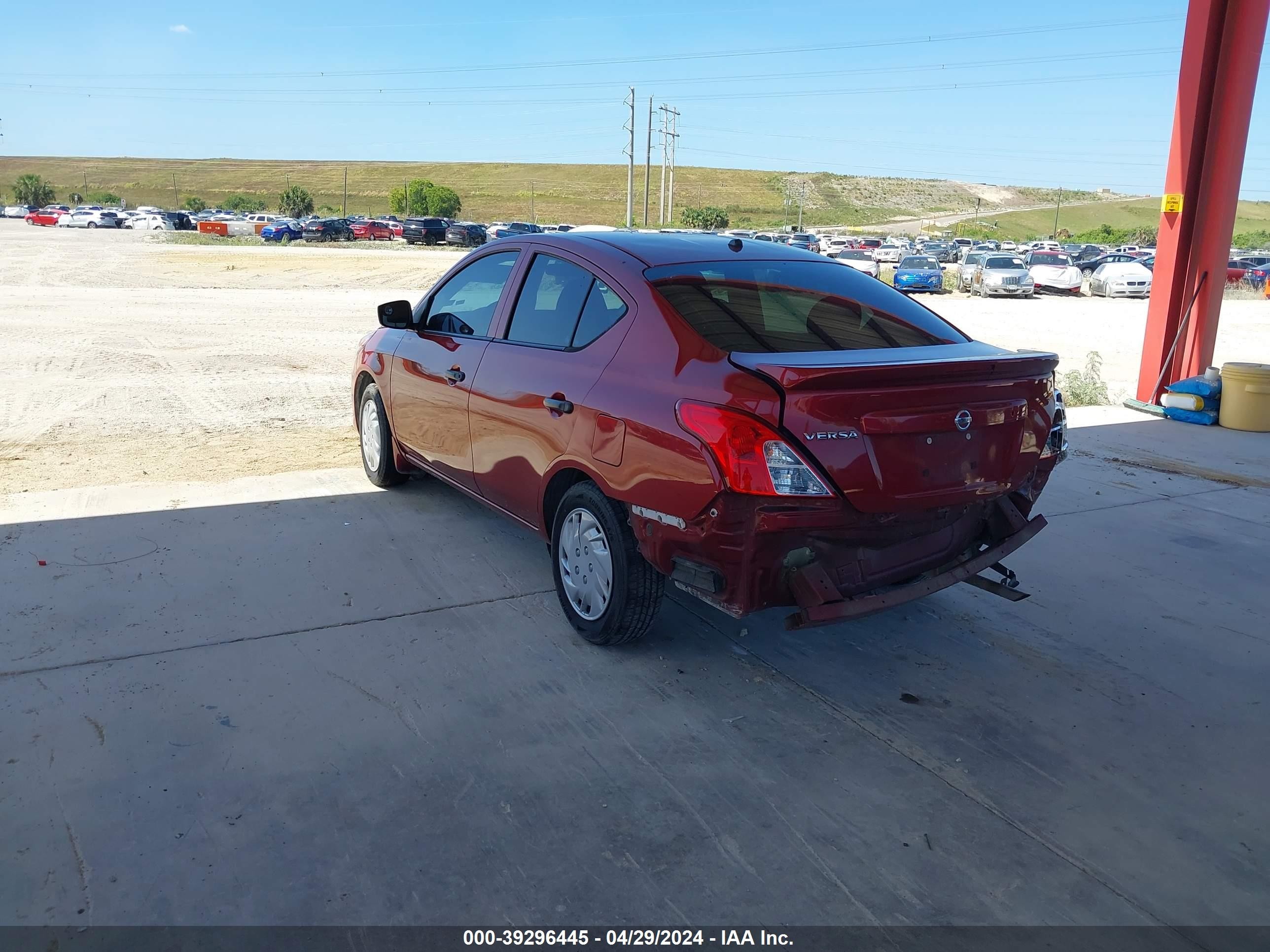 Photo 2 VIN: 3N1CN7AP7JL804340 - NISSAN VERSA 