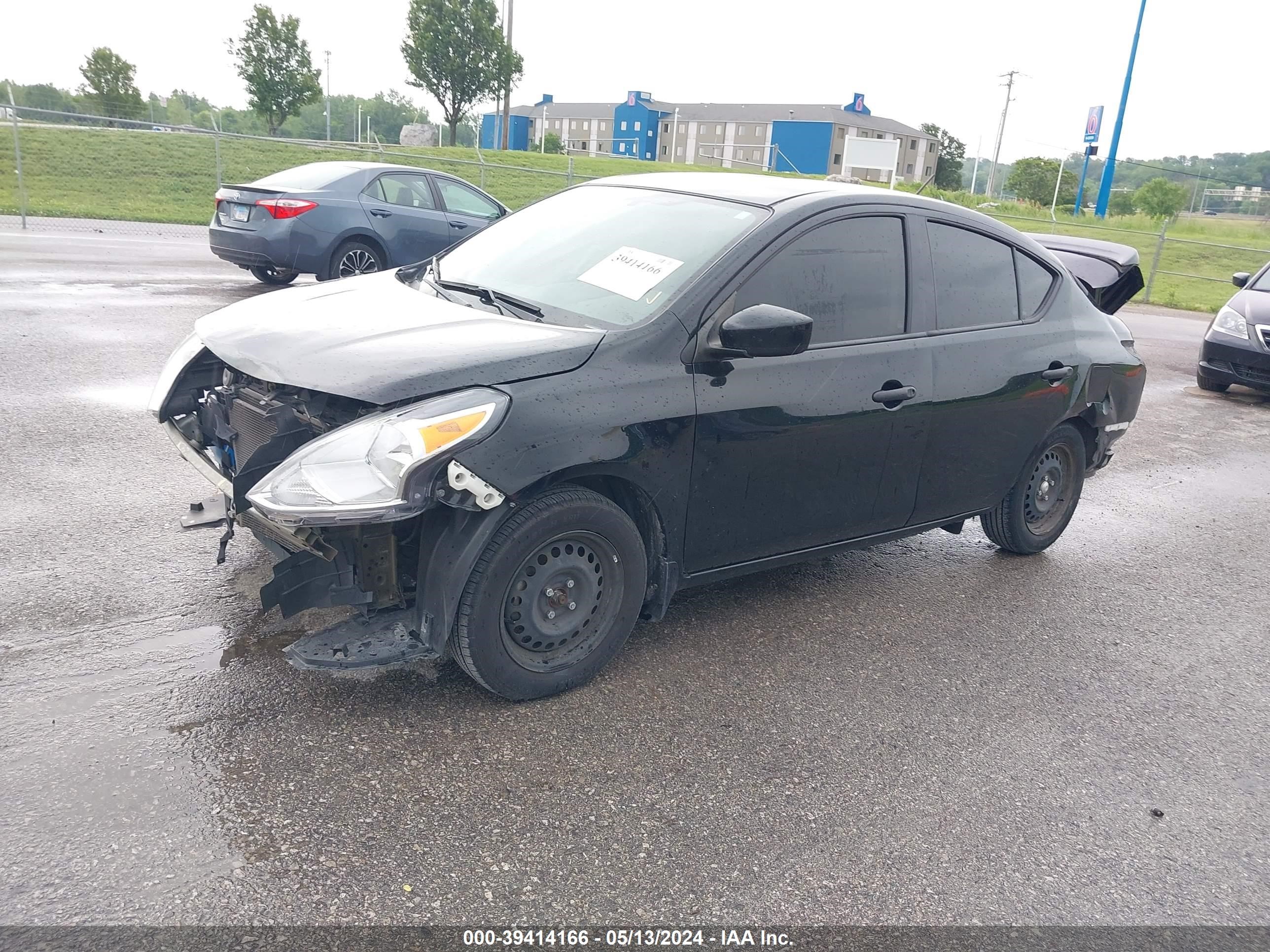 Photo 1 VIN: 3N1CN7AP7JL827102 - NISSAN VERSA 