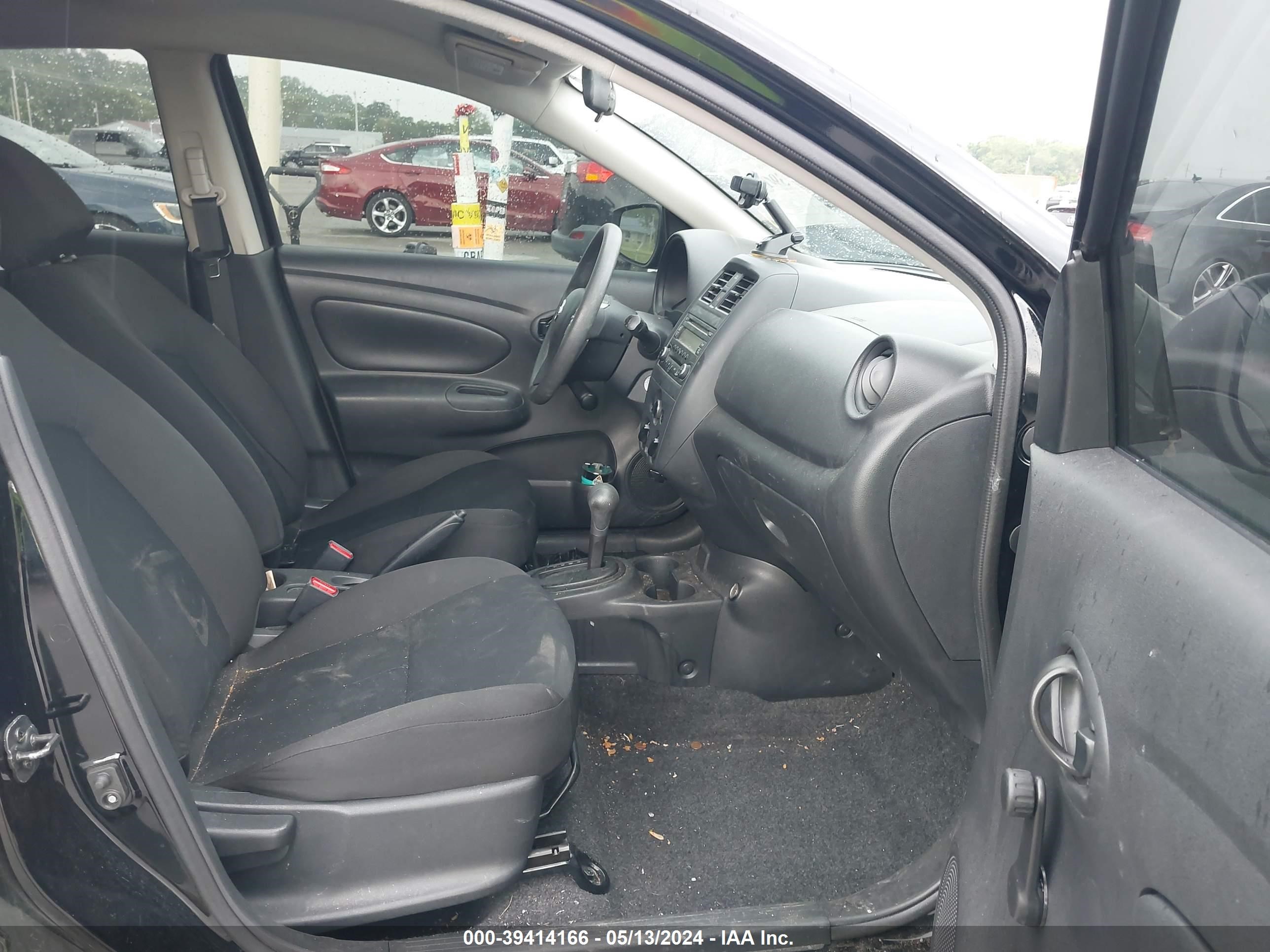 Photo 4 VIN: 3N1CN7AP7JL827102 - NISSAN VERSA 