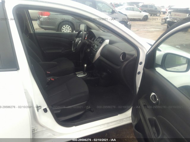 Photo 4 VIN: 3N1CN7AP7JL831747 - NISSAN VERSA SEDAN 