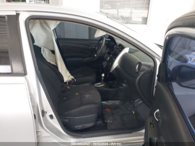 Photo 4 VIN: 3N1CN7AP7JL841713 - NISSAN VERSA 