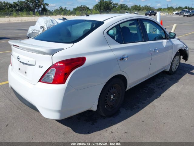 Photo 3 VIN: 3N1CN7AP7JL860715 - NISSAN VERSA 