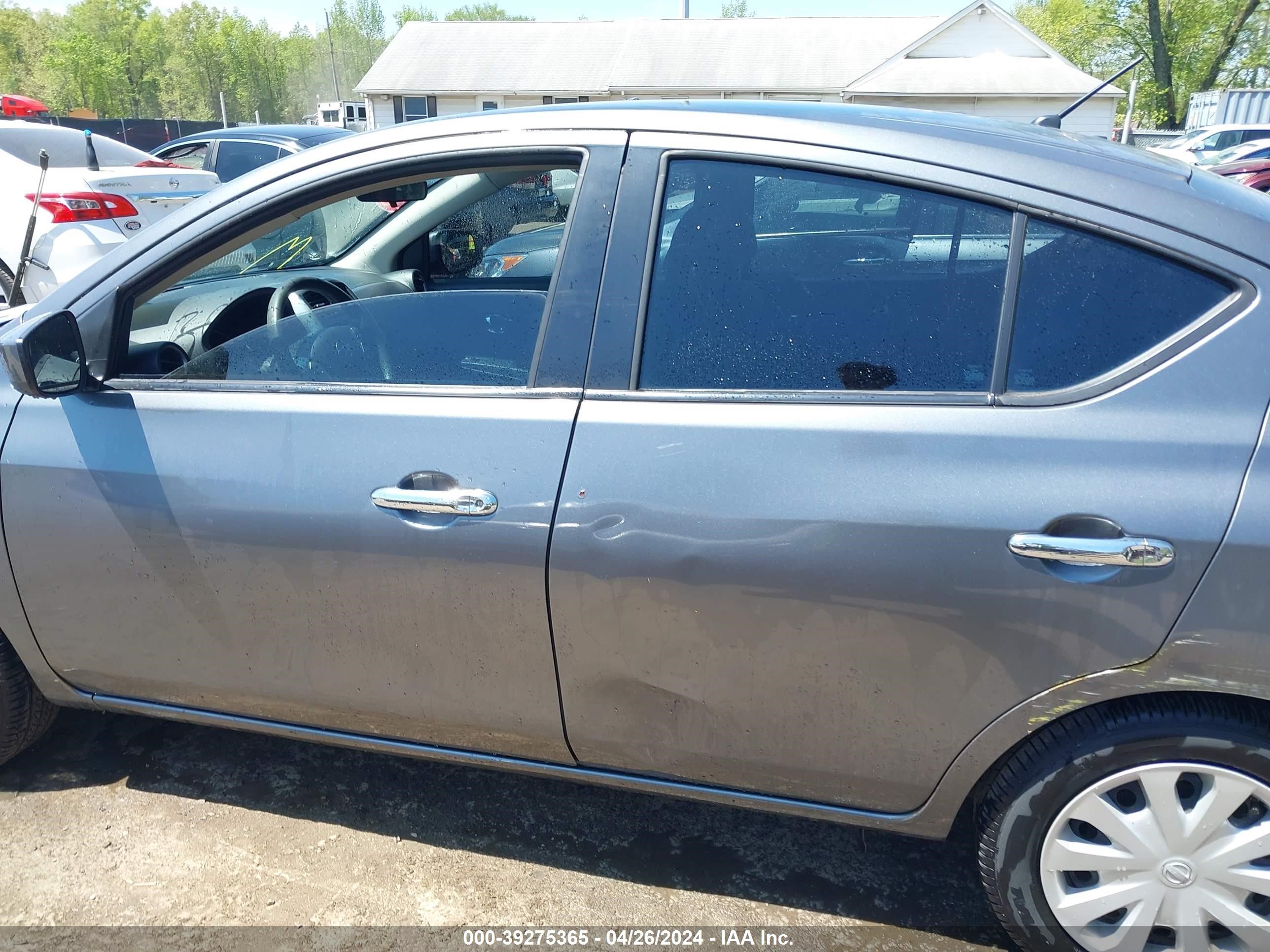 Photo 13 VIN: 3N1CN7AP7JL864215 - NISSAN VERSA 