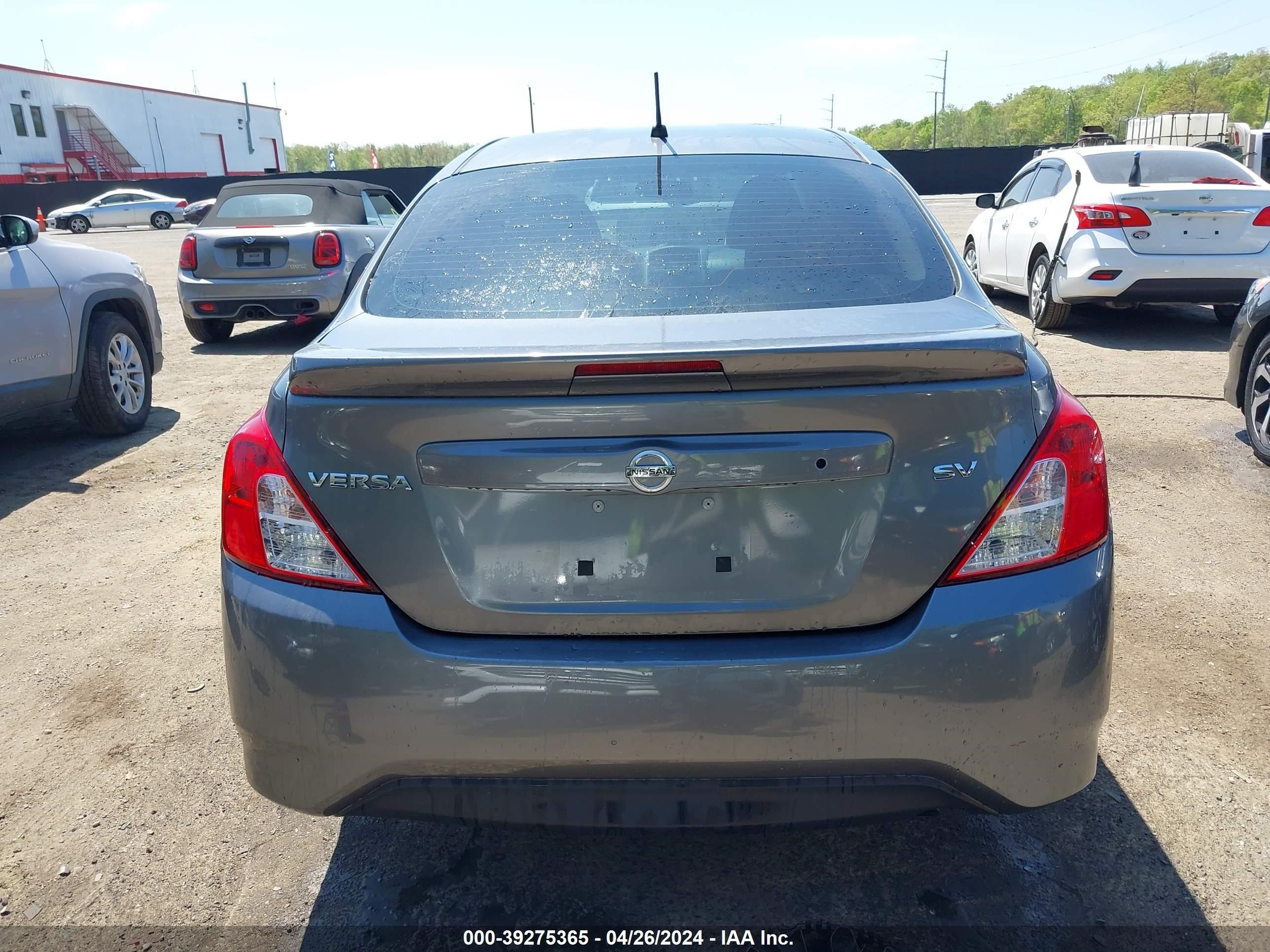 Photo 15 VIN: 3N1CN7AP7JL864215 - NISSAN VERSA 