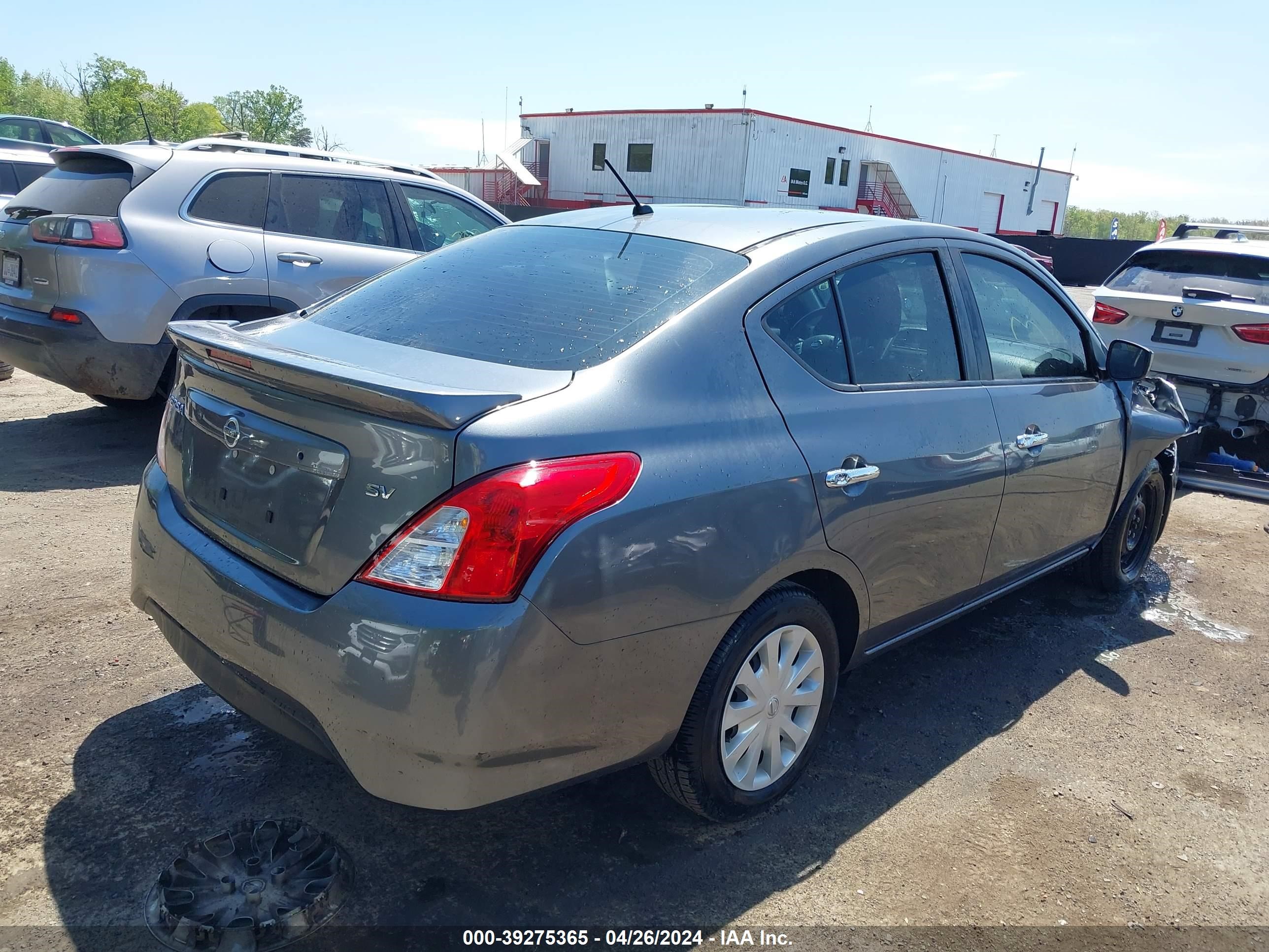 Photo 3 VIN: 3N1CN7AP7JL864215 - NISSAN VERSA 