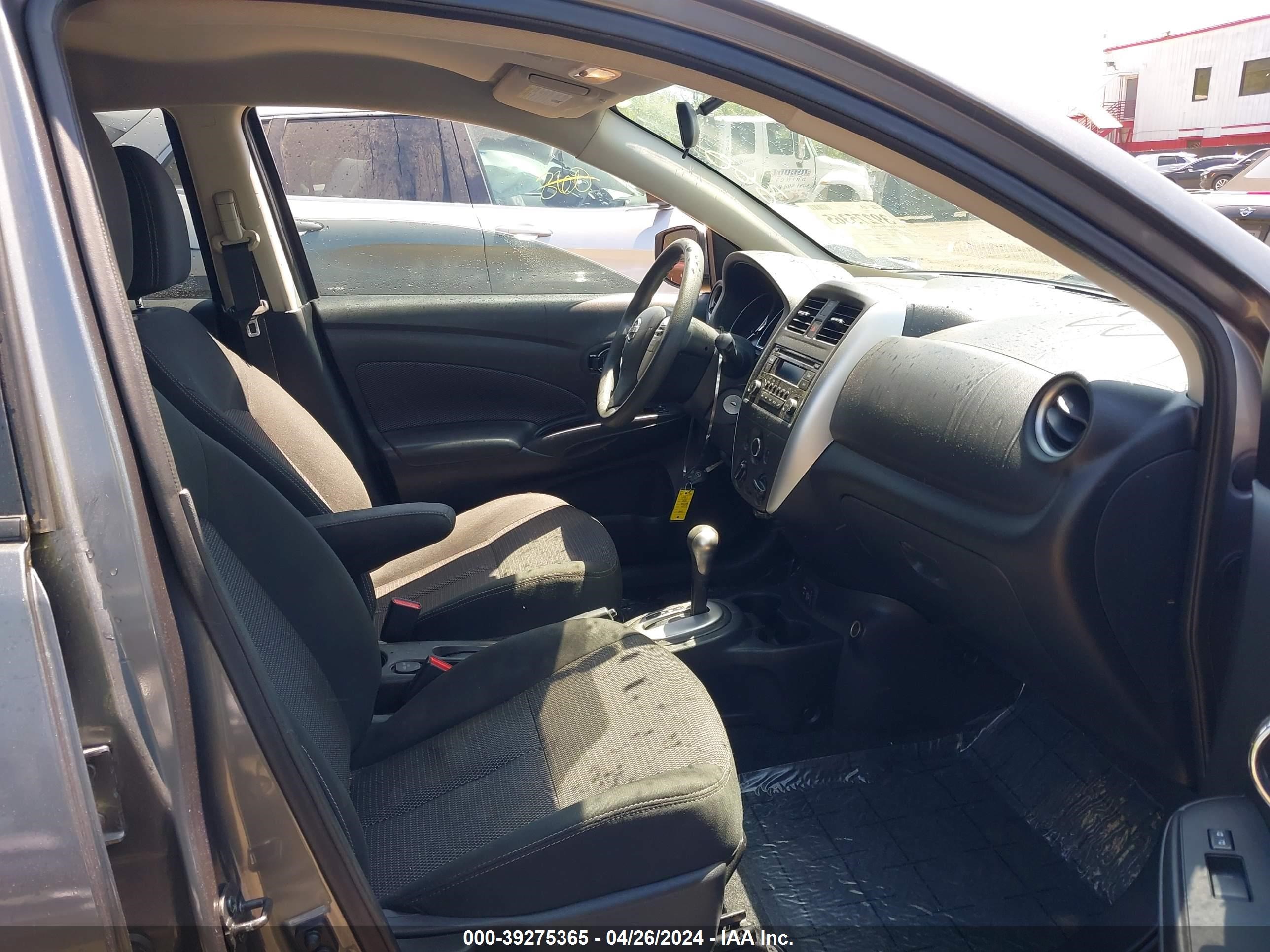 Photo 4 VIN: 3N1CN7AP7JL864215 - NISSAN VERSA 