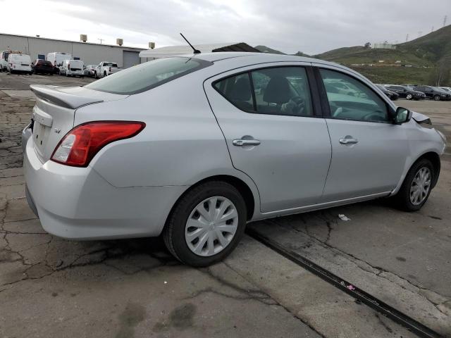 Photo 2 VIN: 3N1CN7AP7JL865168 - NISSAN VERSA 