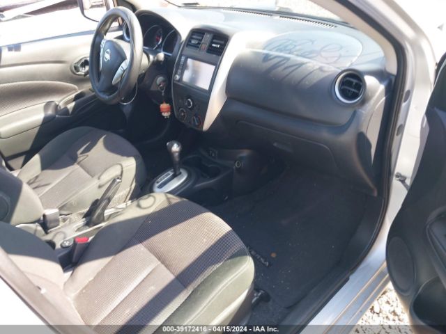 Photo 4 VIN: 3N1CN7AP7JL879619 - NISSAN VERSA 