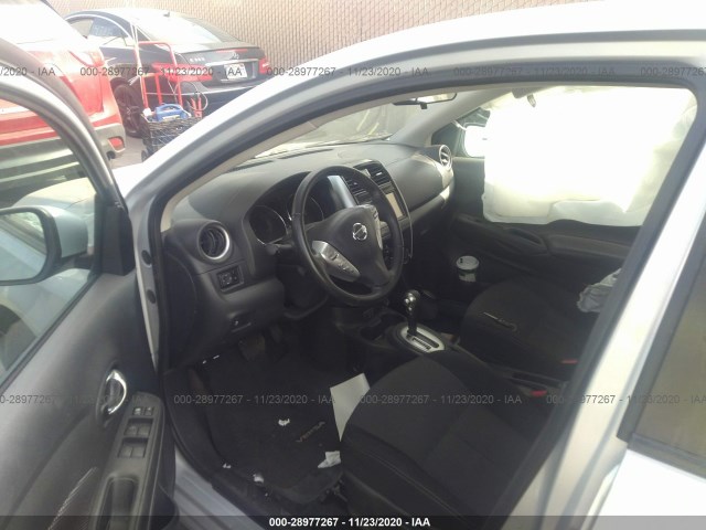 Photo 4 VIN: 3N1CN7AP7JL880141 - NISSAN VERSA SEDAN 