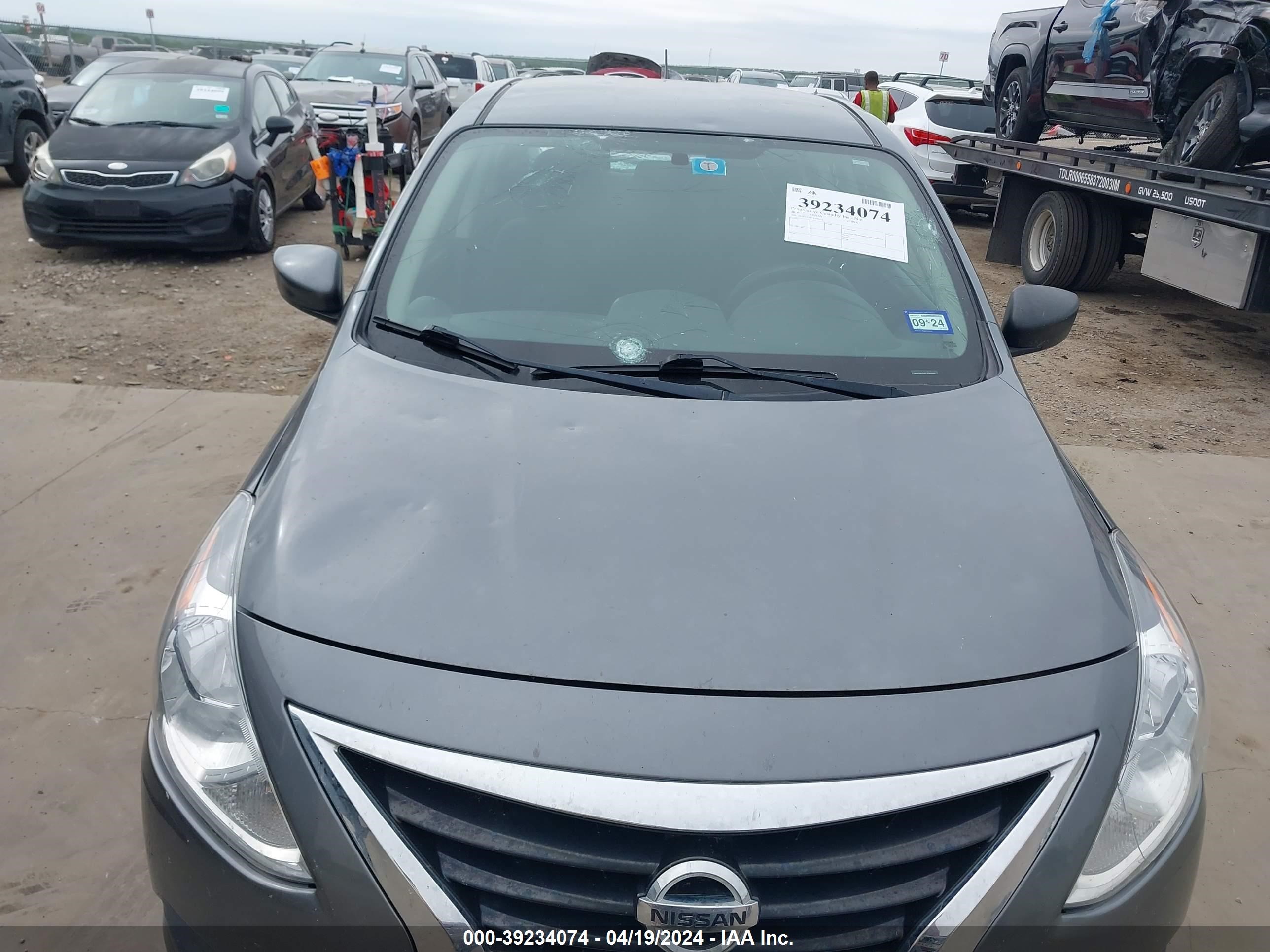 Photo 5 VIN: 3N1CN7AP7JL881032 - NISSAN VERSA 