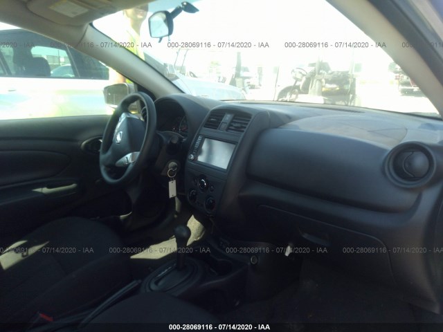 Photo 4 VIN: 3N1CN7AP7KL820748 - NISSAN VERSA SEDAN 