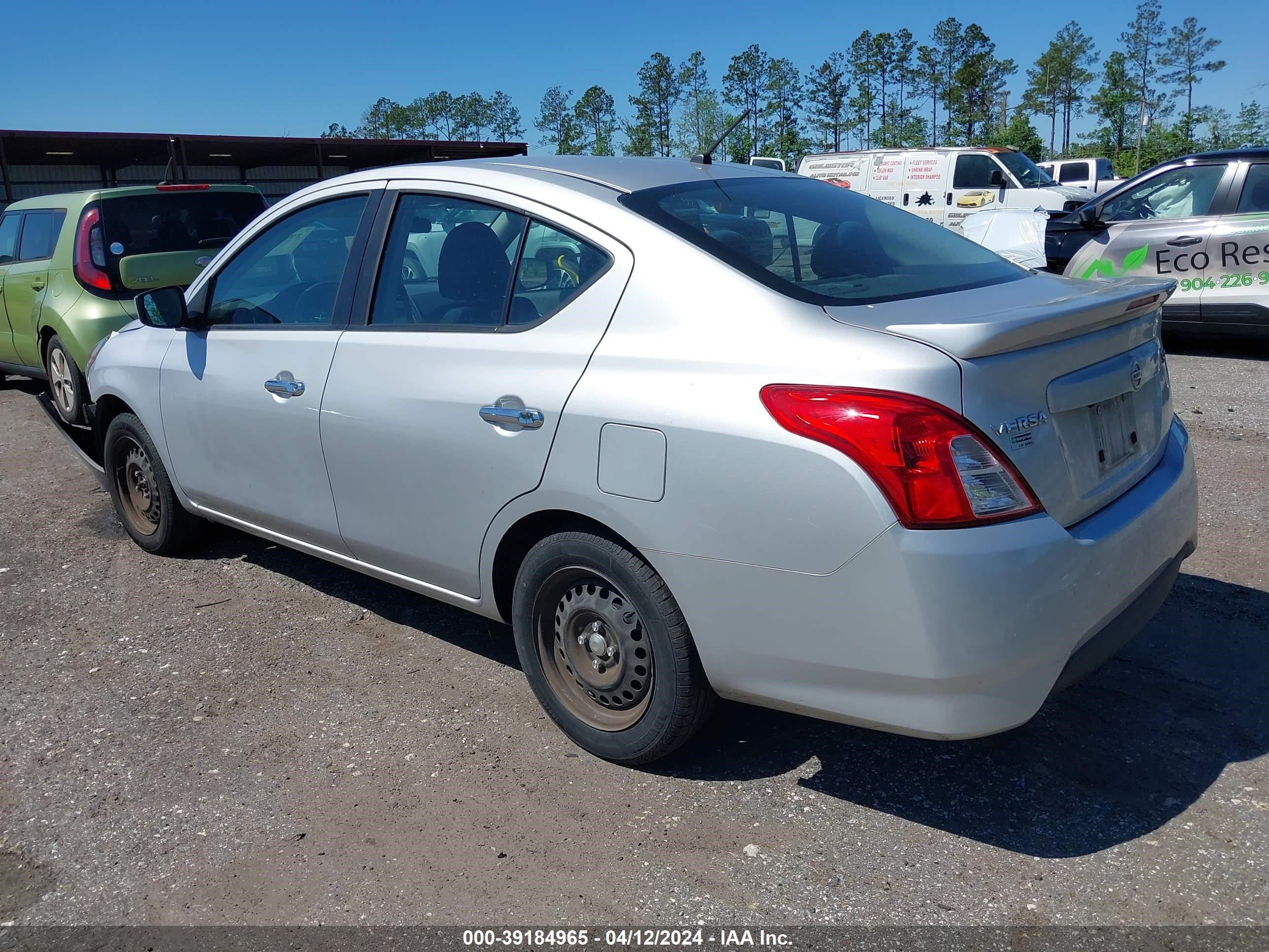 Photo 2 VIN: 3N1CN7AP7KL840563 - NISSAN VERSA 