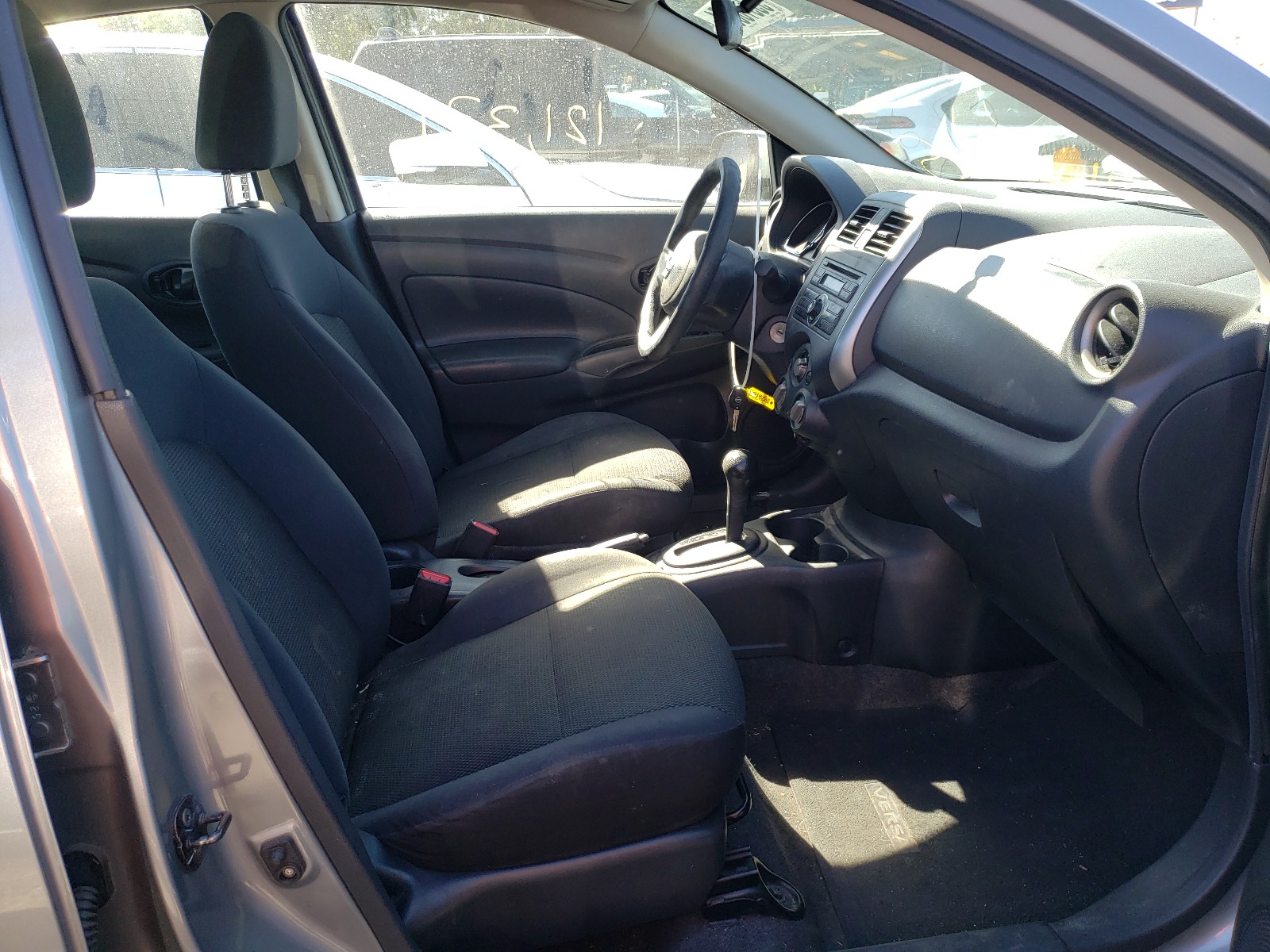 Photo 4 VIN: 3N1CN7AP8CL939801 - NISSAN VERSA S 