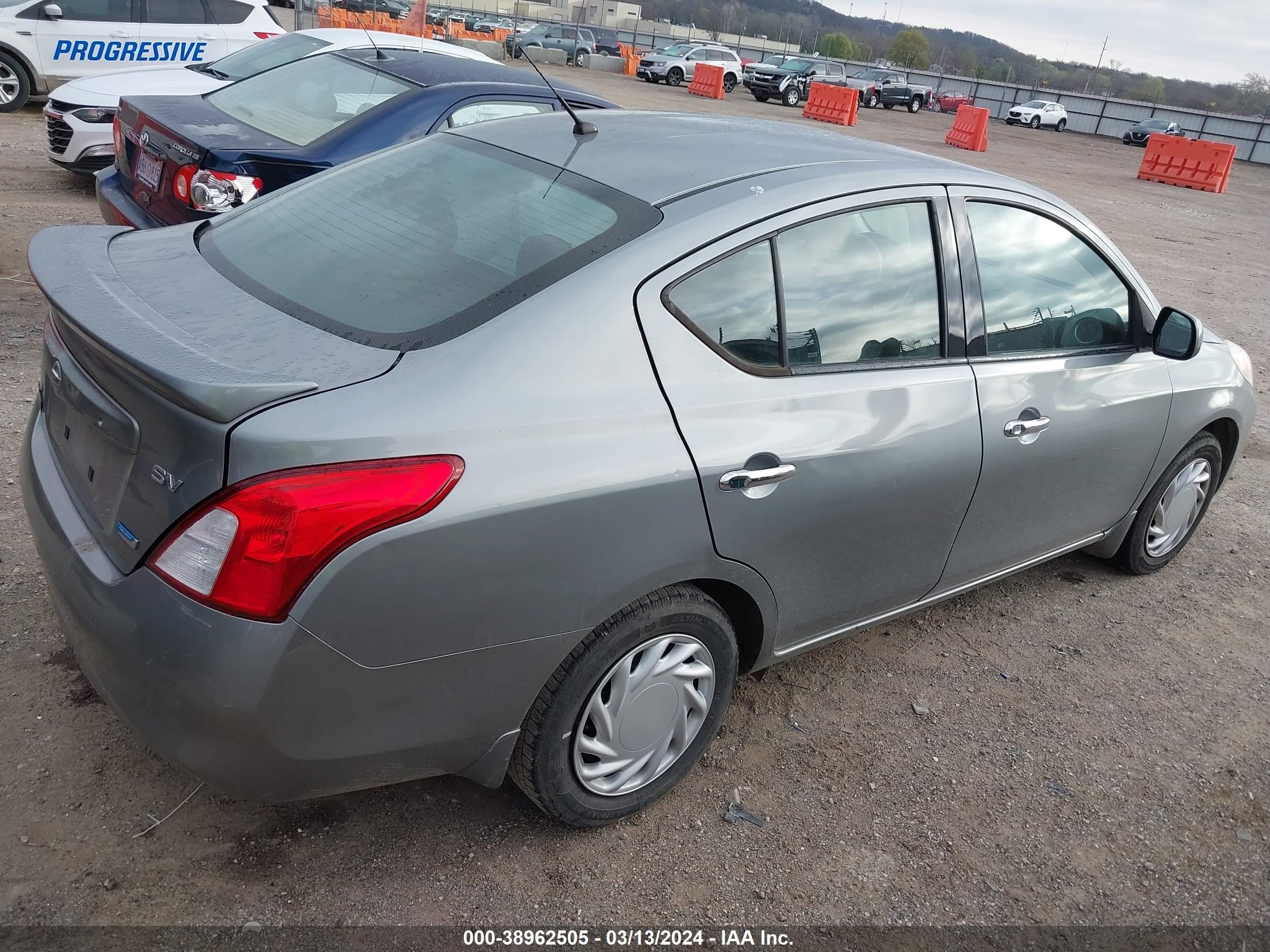 Photo 3 VIN: 3N1CN7AP8EL803431 - NISSAN VERSA 